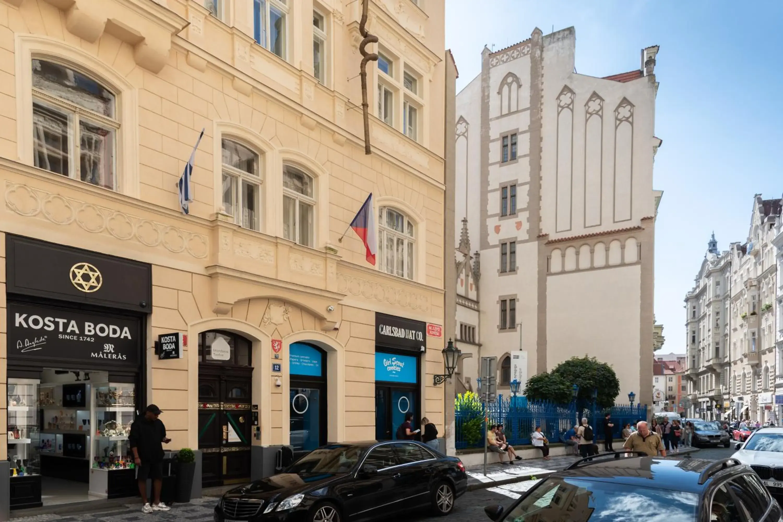 Property building in Mordecai 12 Apartments by Adrez Property building in Mordecai 12 Apartments by Adrez