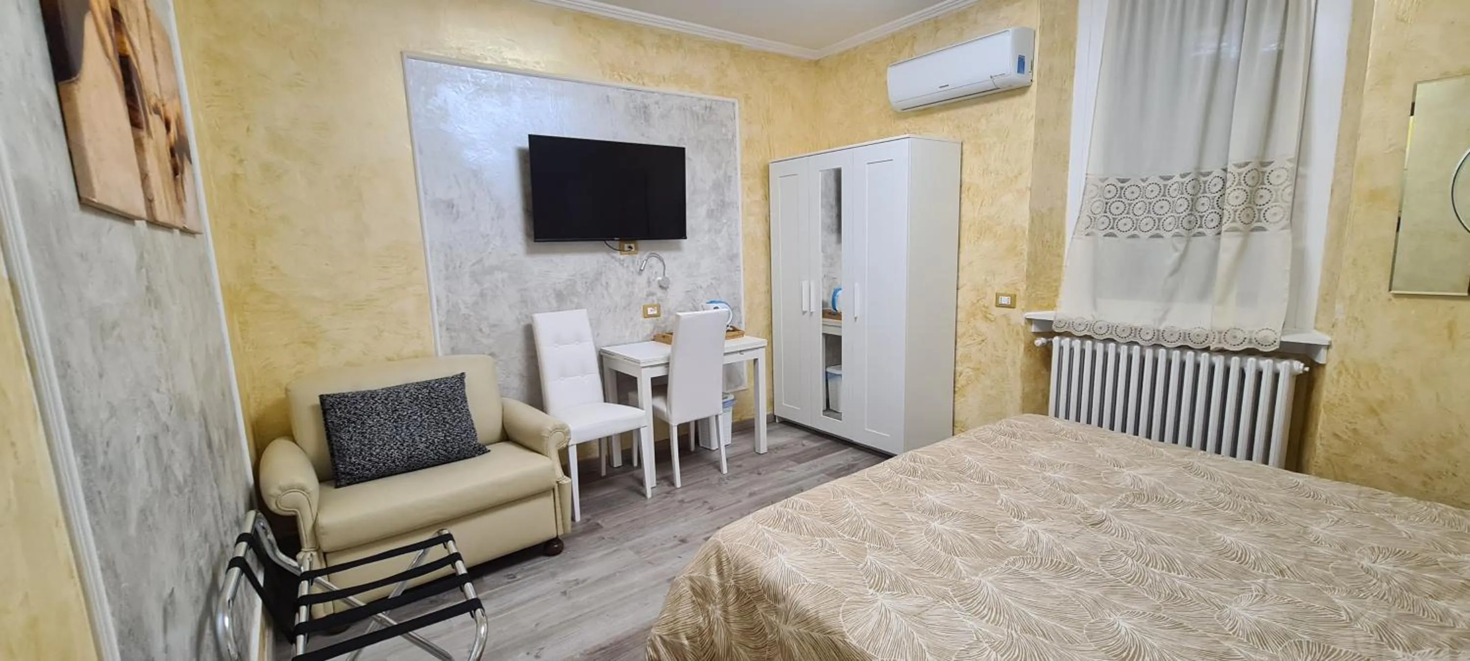 Photo of the whole room, Bed in B&B Le Palme