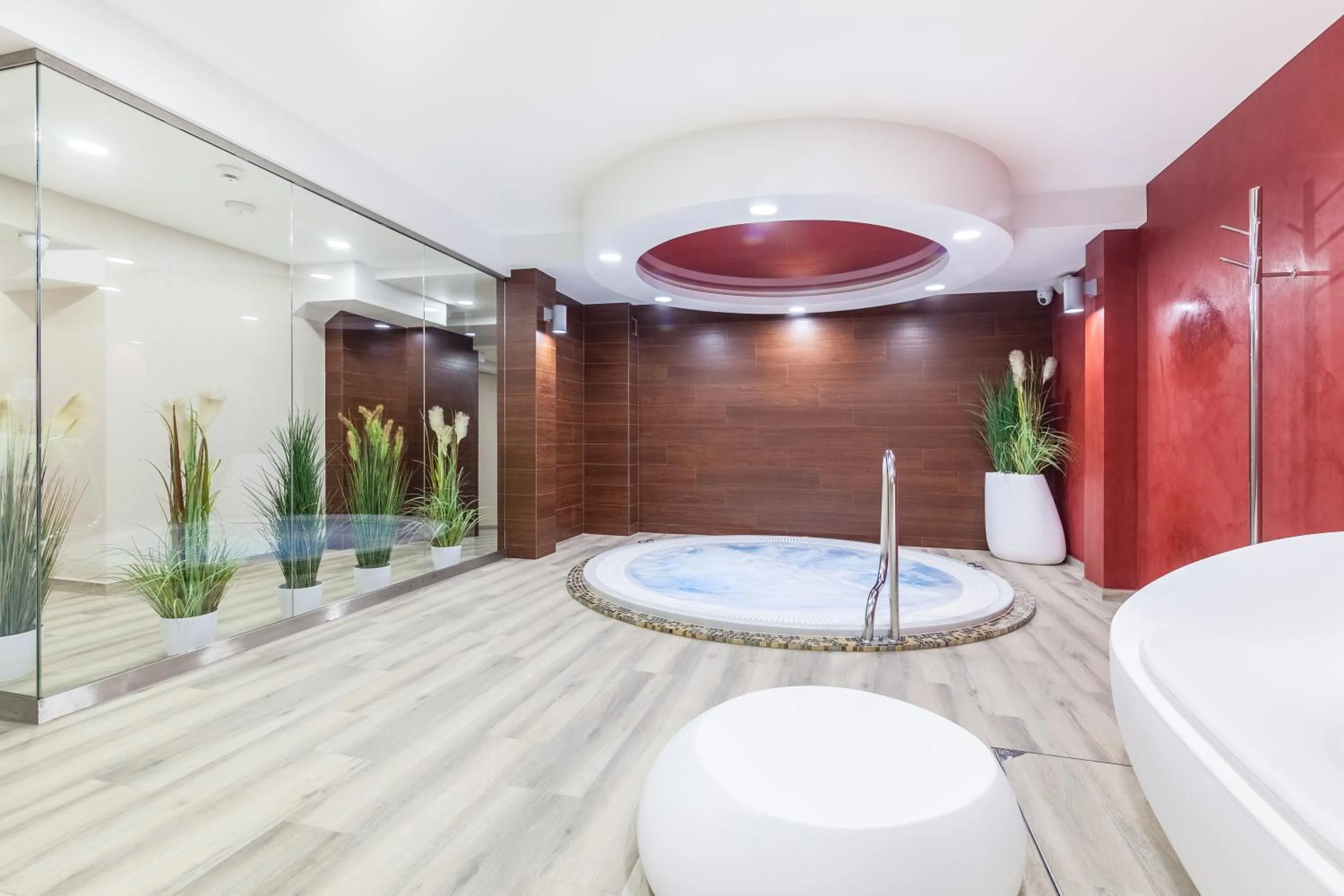 Hot Tub in Hotel Beskid