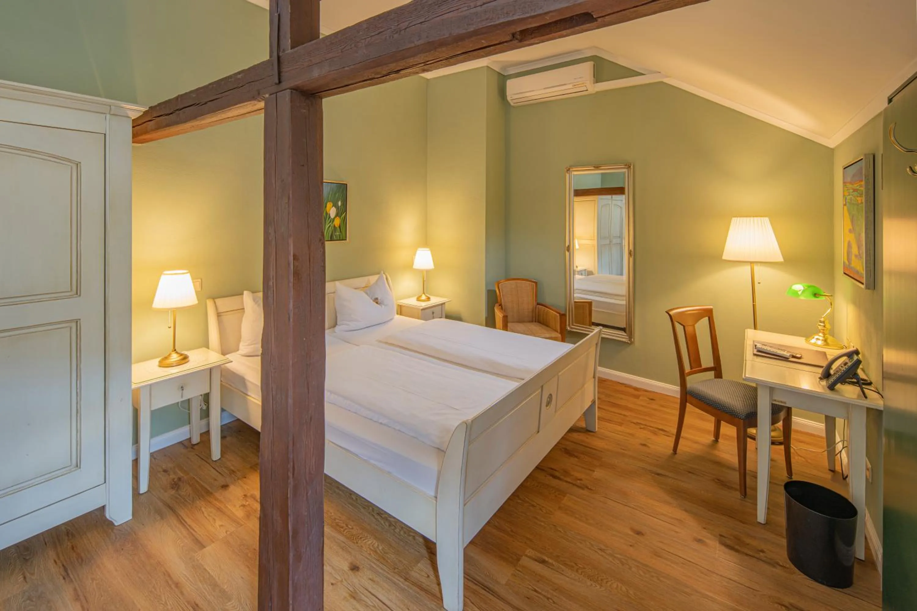 Photo of the whole room in Hotel Arador