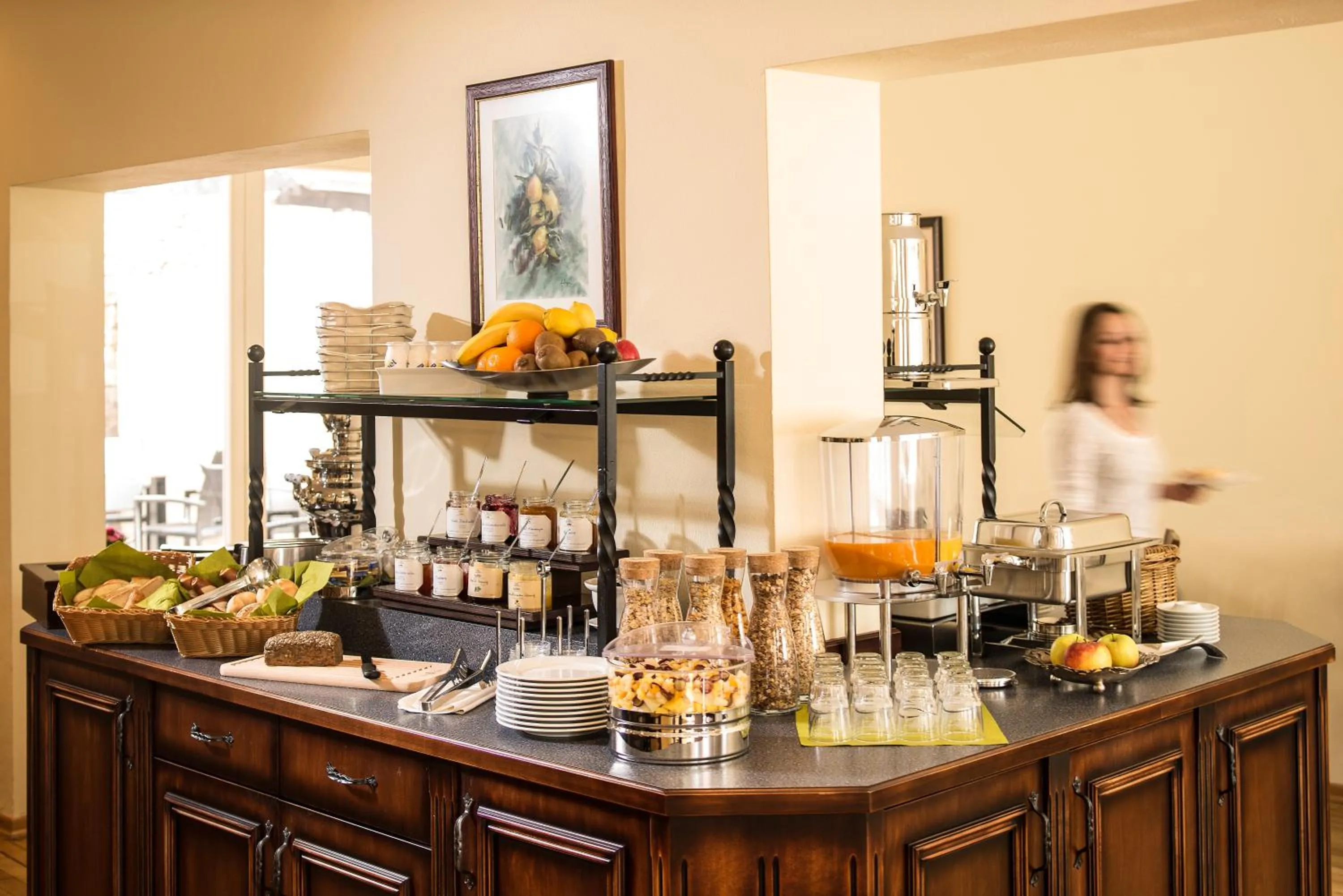 Restaurant/places to eat in Hotel Arador