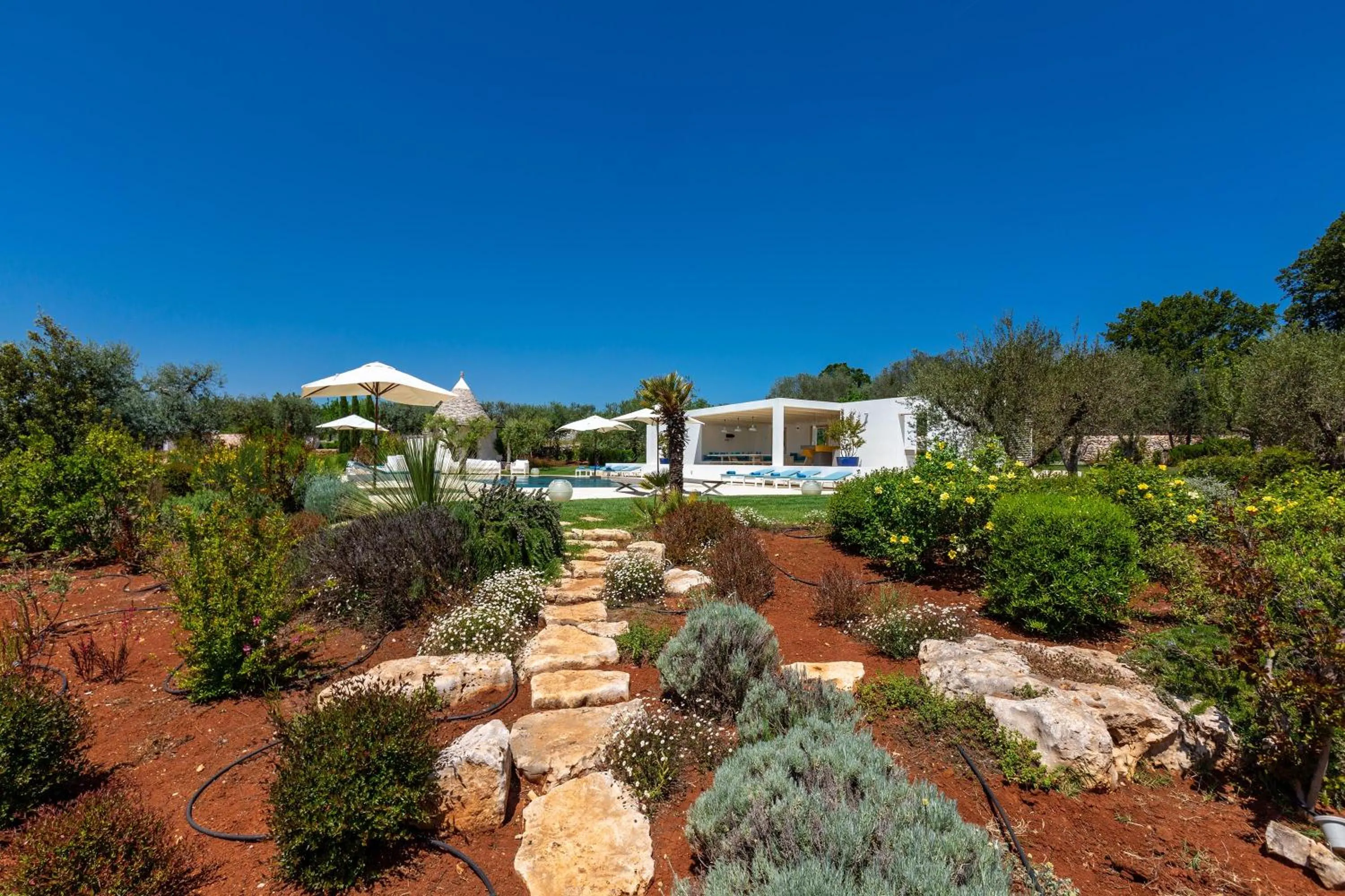 Garden in Le Ali Bianche by Perle di Puglia