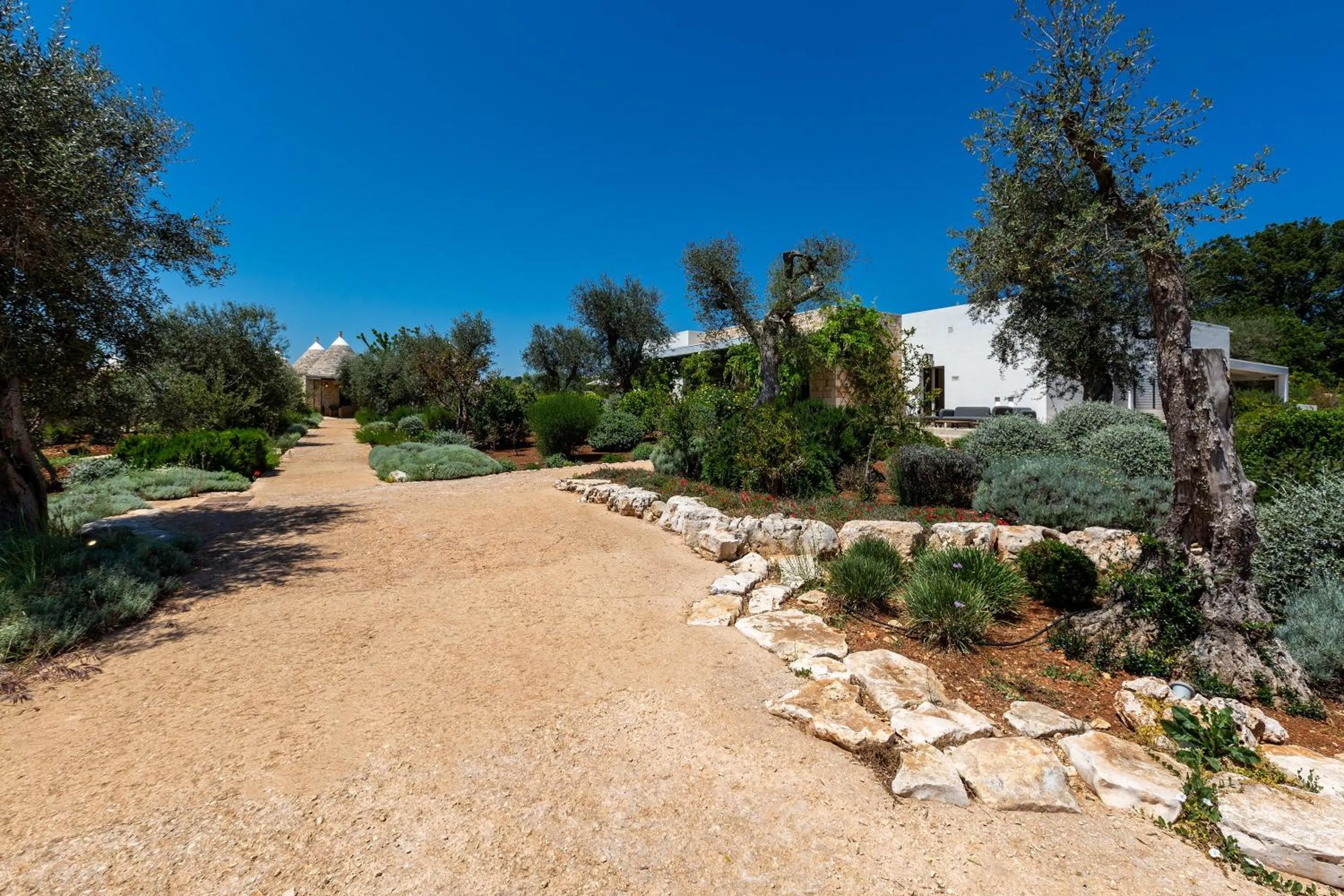 Garden in Le Ali Bianche by Perle di Puglia