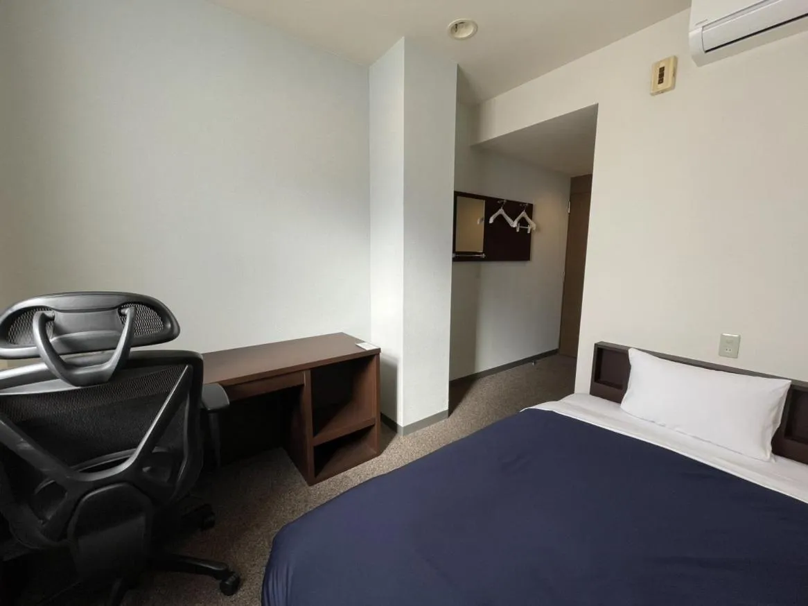 Photo of the whole room, Bed in Zentsuji Grand Hotel