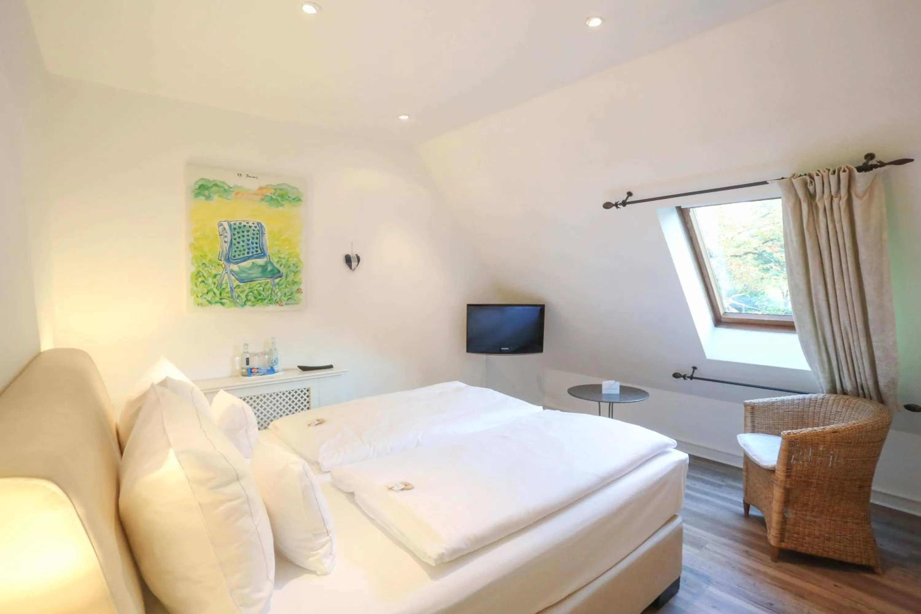 Photo of the whole room, Bed in Landhaus am See