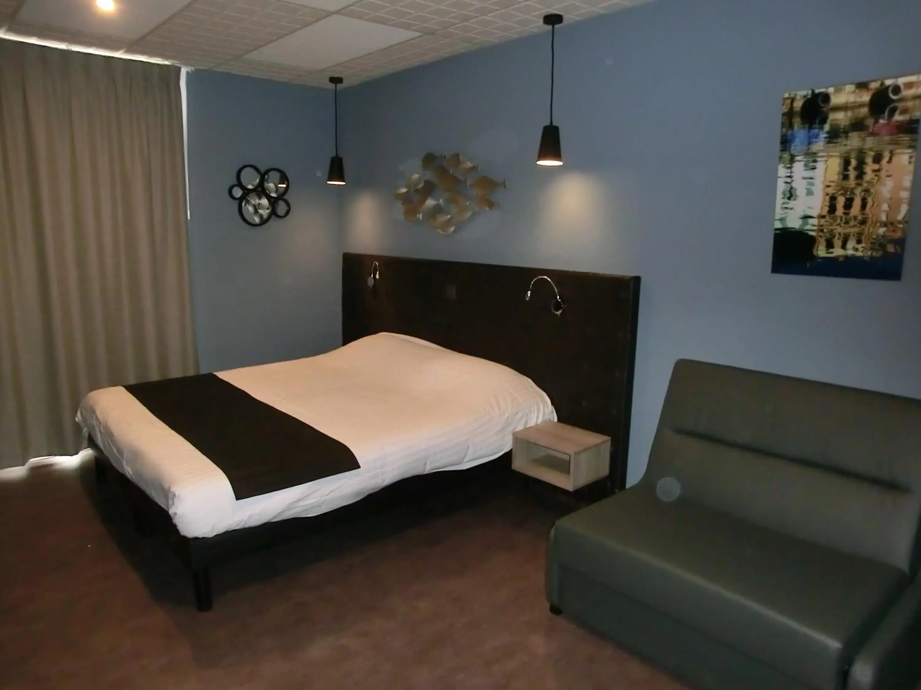 Family Room with Sea View in Hotel Sur Le Quai Family Room with Sea View in Hotel Sur Le Quai