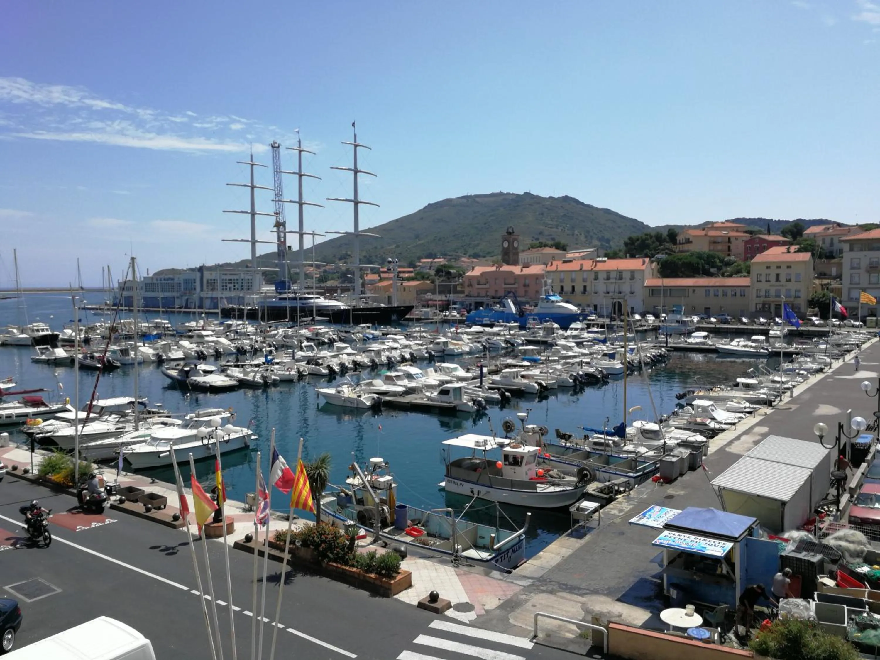 City view in Hotel Sur Le Quai