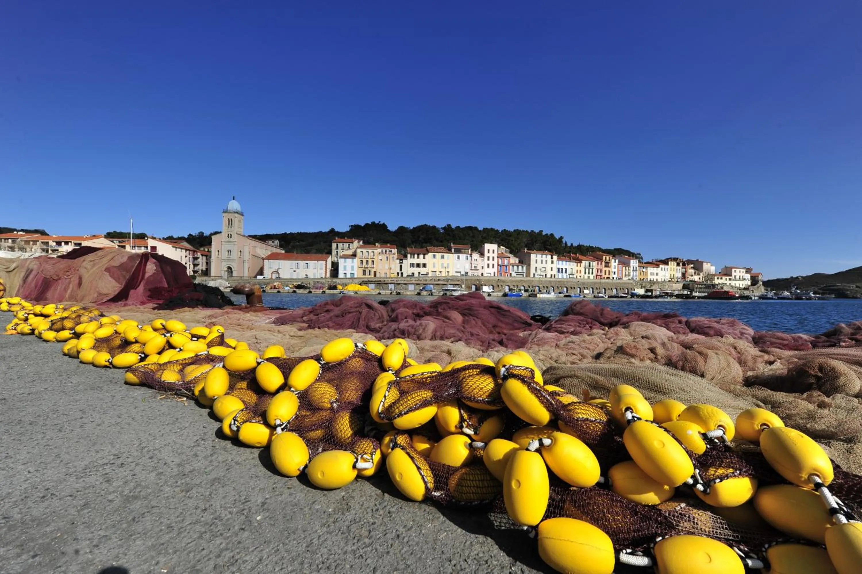 Nearby landmark in Hotel Sur Le Quai