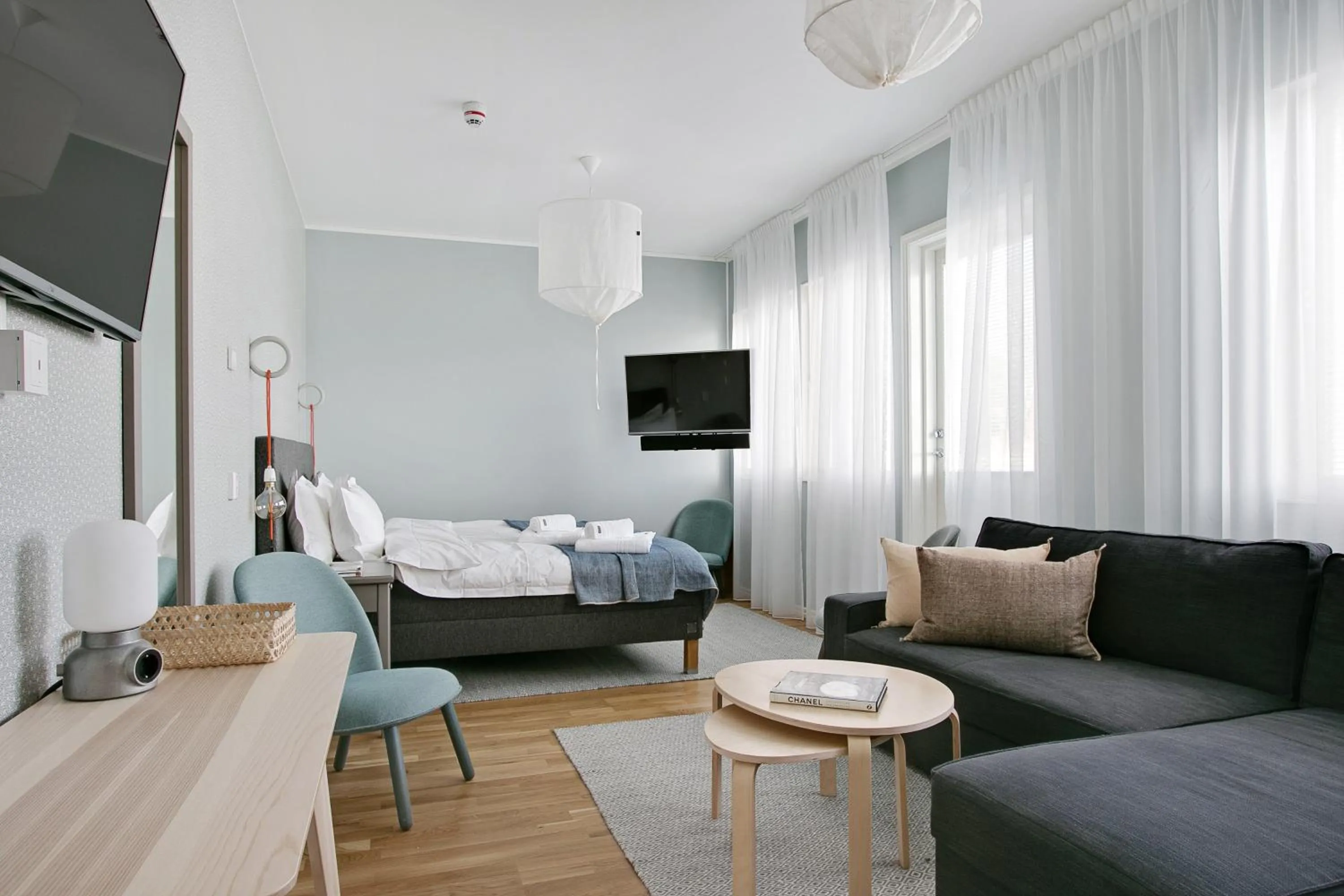 Living room, Bed in Turinge Hotel