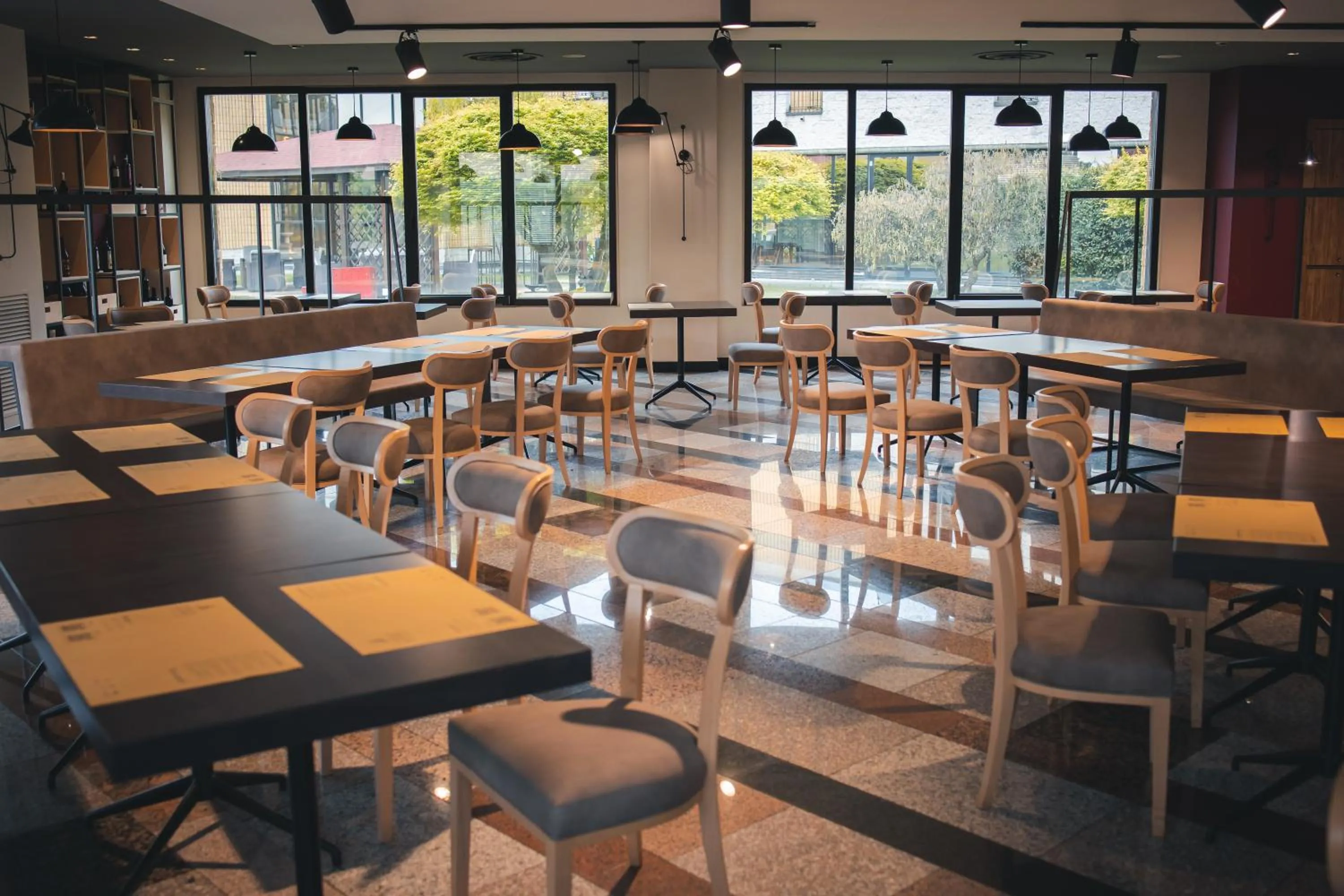 Restaurant/places to eat in Best Western Mirage Hotel Fiera