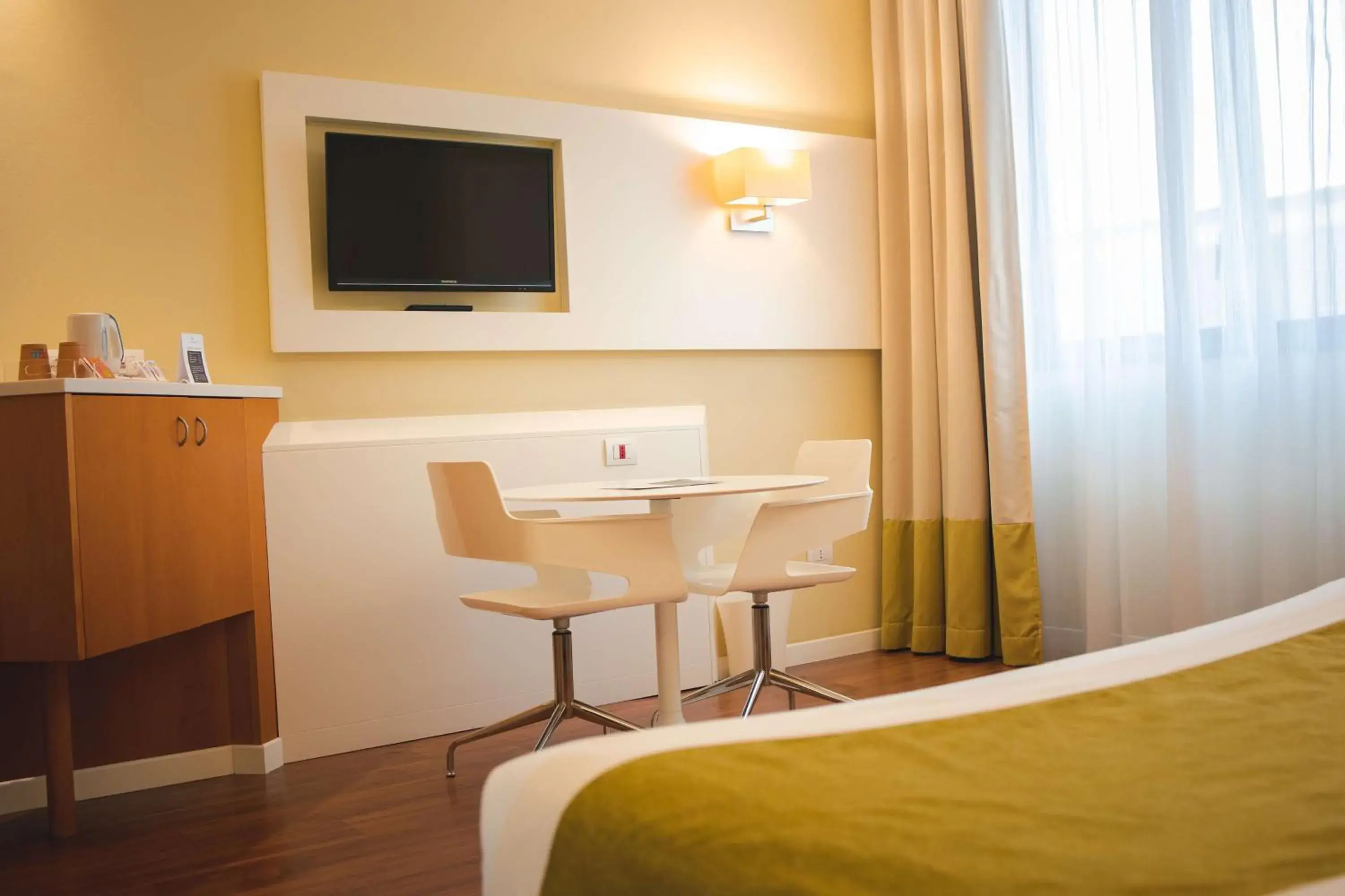 Bedroom, Bed in Best Western Mirage Hotel Fiera Bedroom, Bed in Best Western Mirage Hotel Fiera