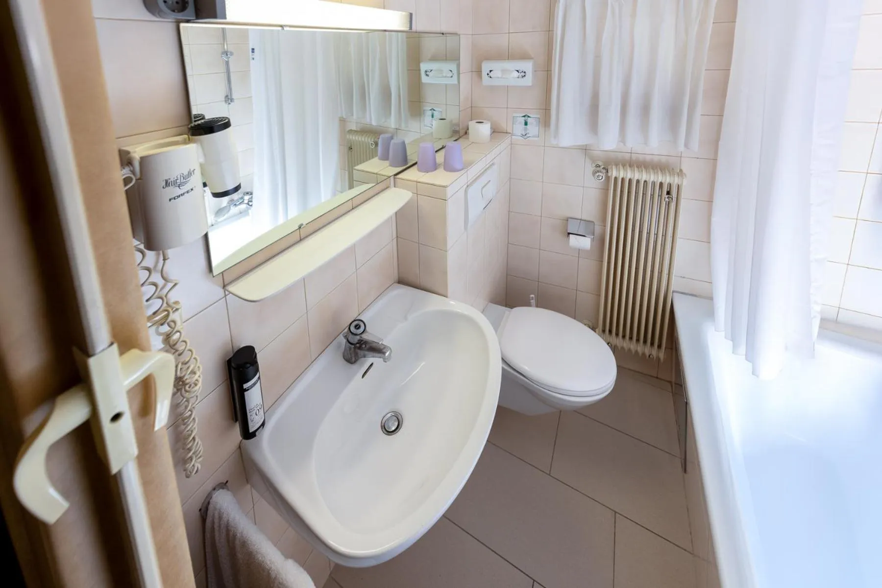 Bathroom in Hotel Katharinenhof STANDARD