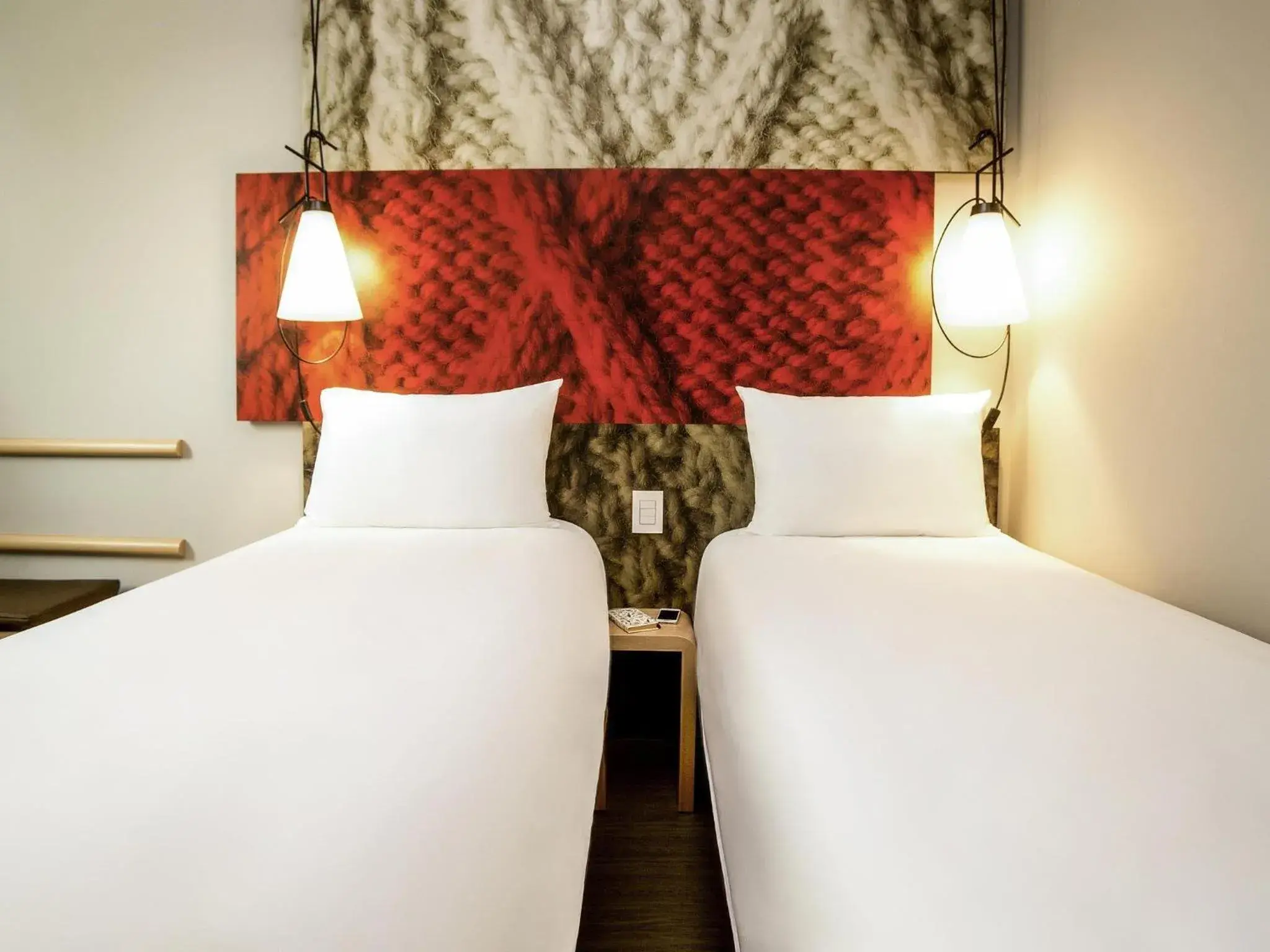 Property building, Bed in Ibis Aéroport Bâle Mulhouse Property building, Bed in Ibis Aéroport Bâle Mulhouse