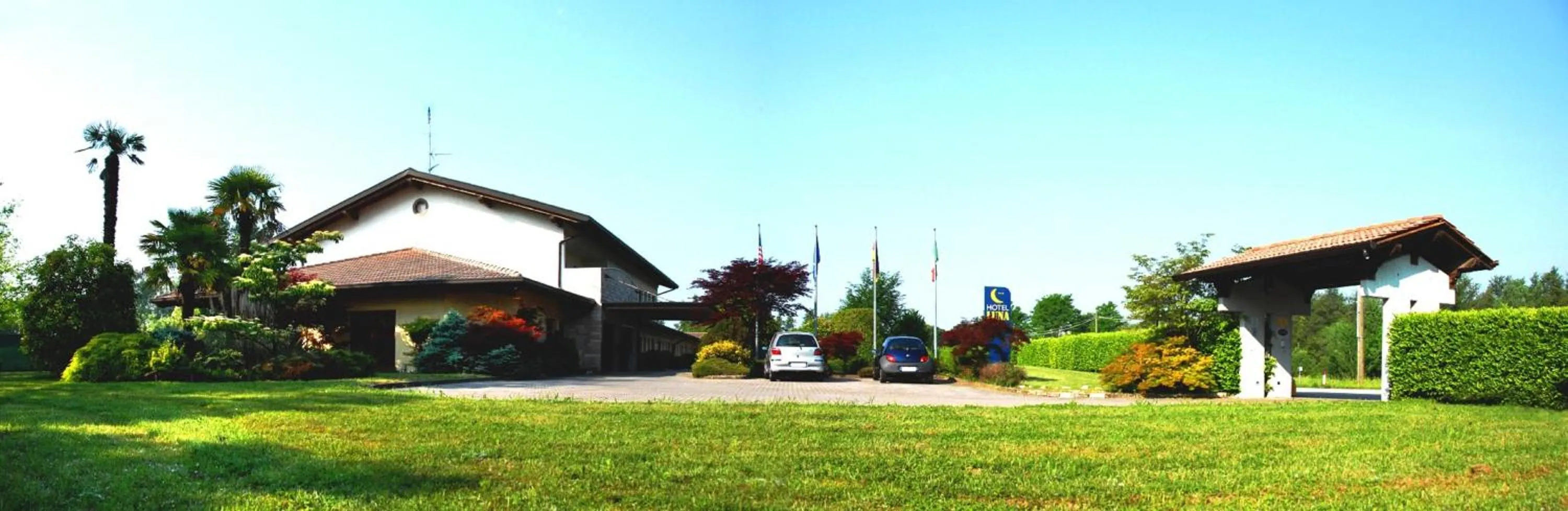 Facade/entrance in Hotel Luna