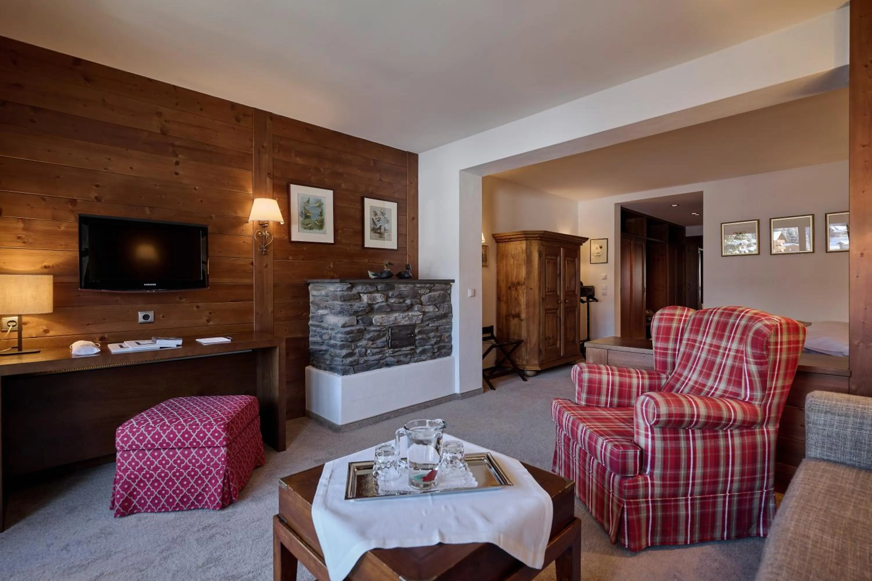 Photo of the whole room in Haldenhof