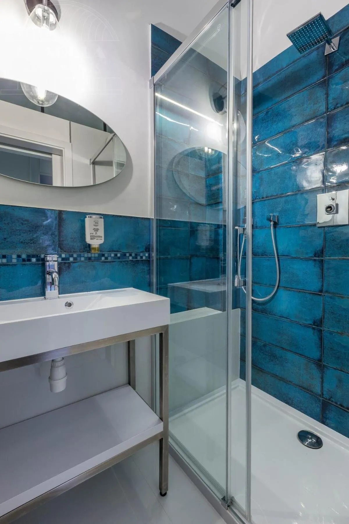 Shower in Between Old Town and Kazimierz