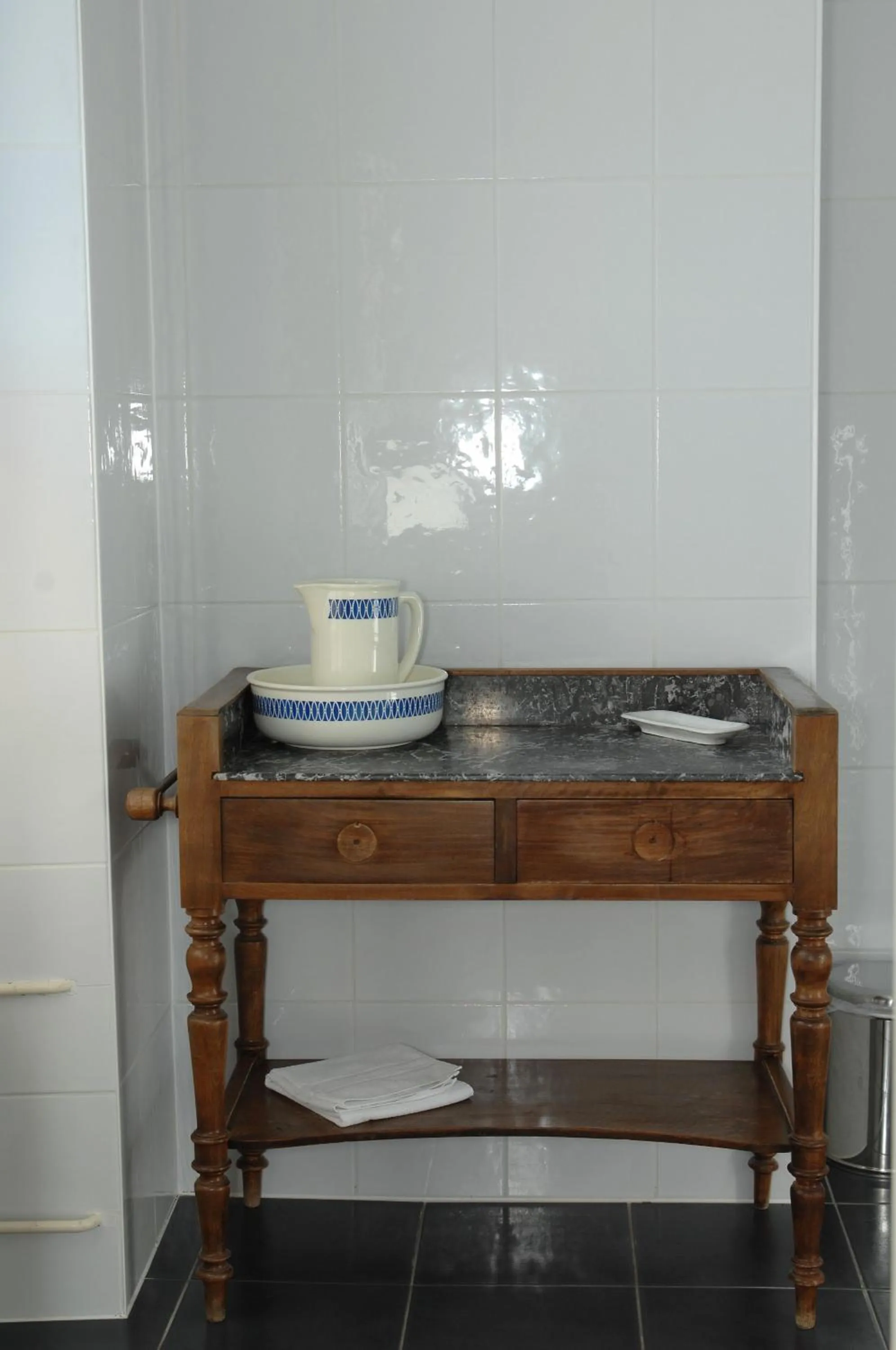 Decorative detail in Auberge de la Gare