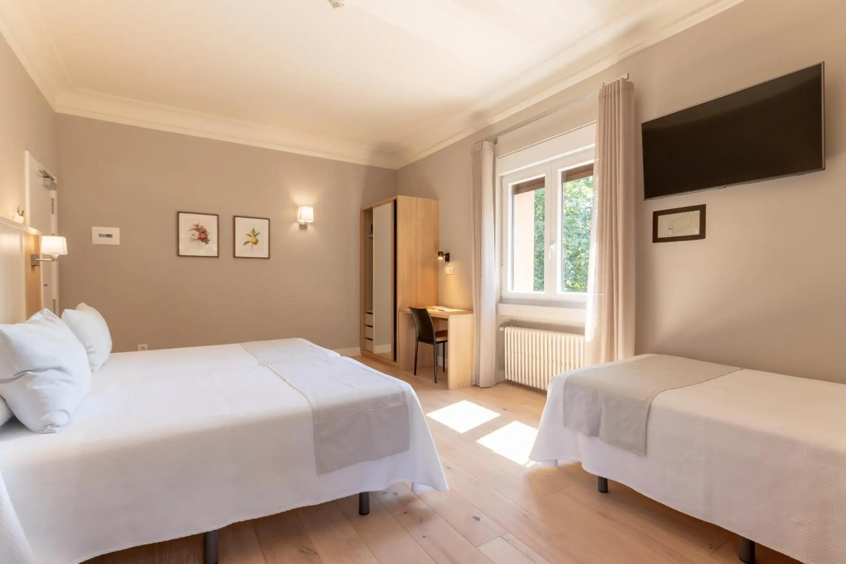 Superior Triple Room in Hotel Artaza Superior Triple Room in Hotel Artaza