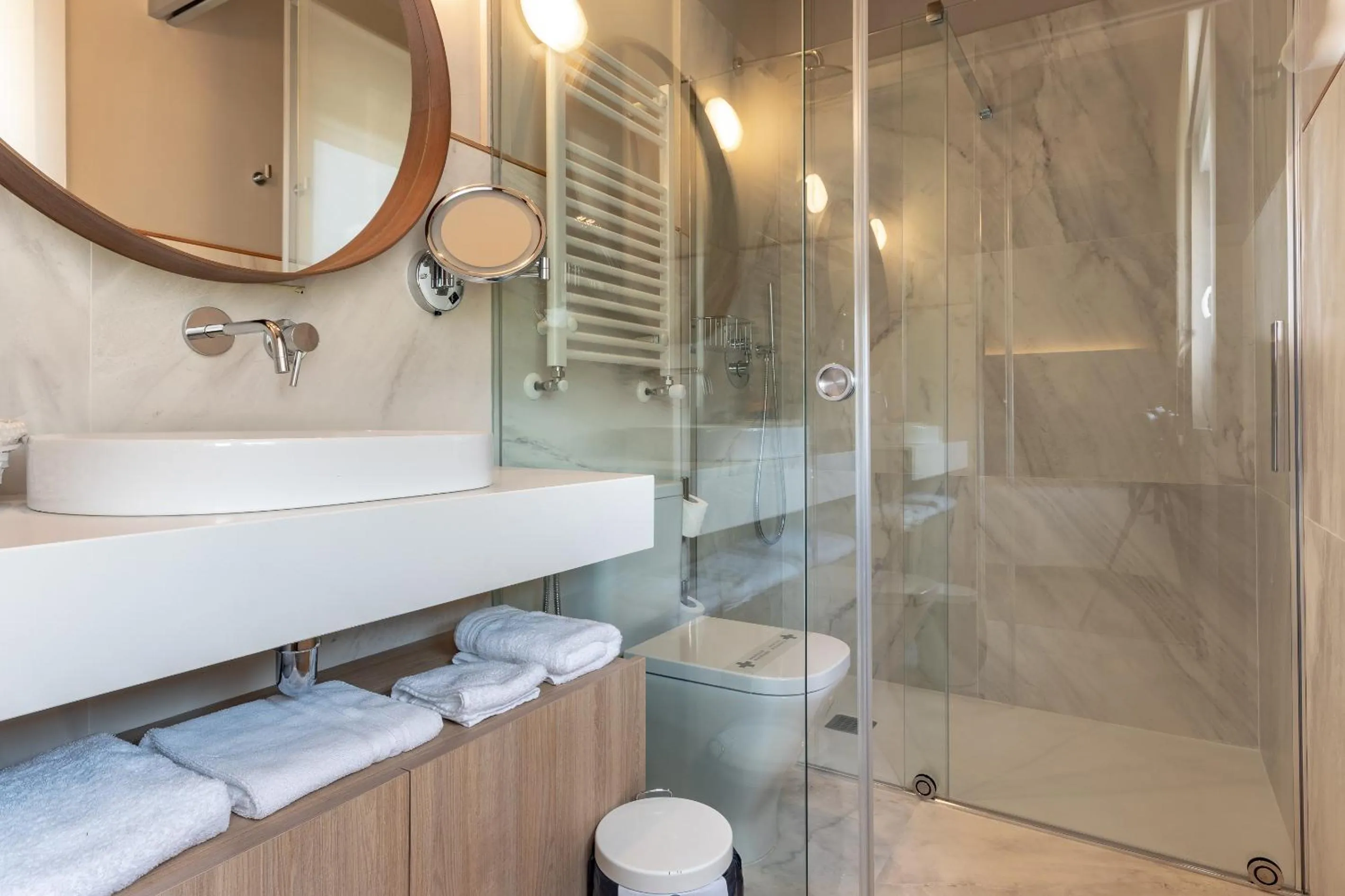 Bathroom in Hotel Artaza