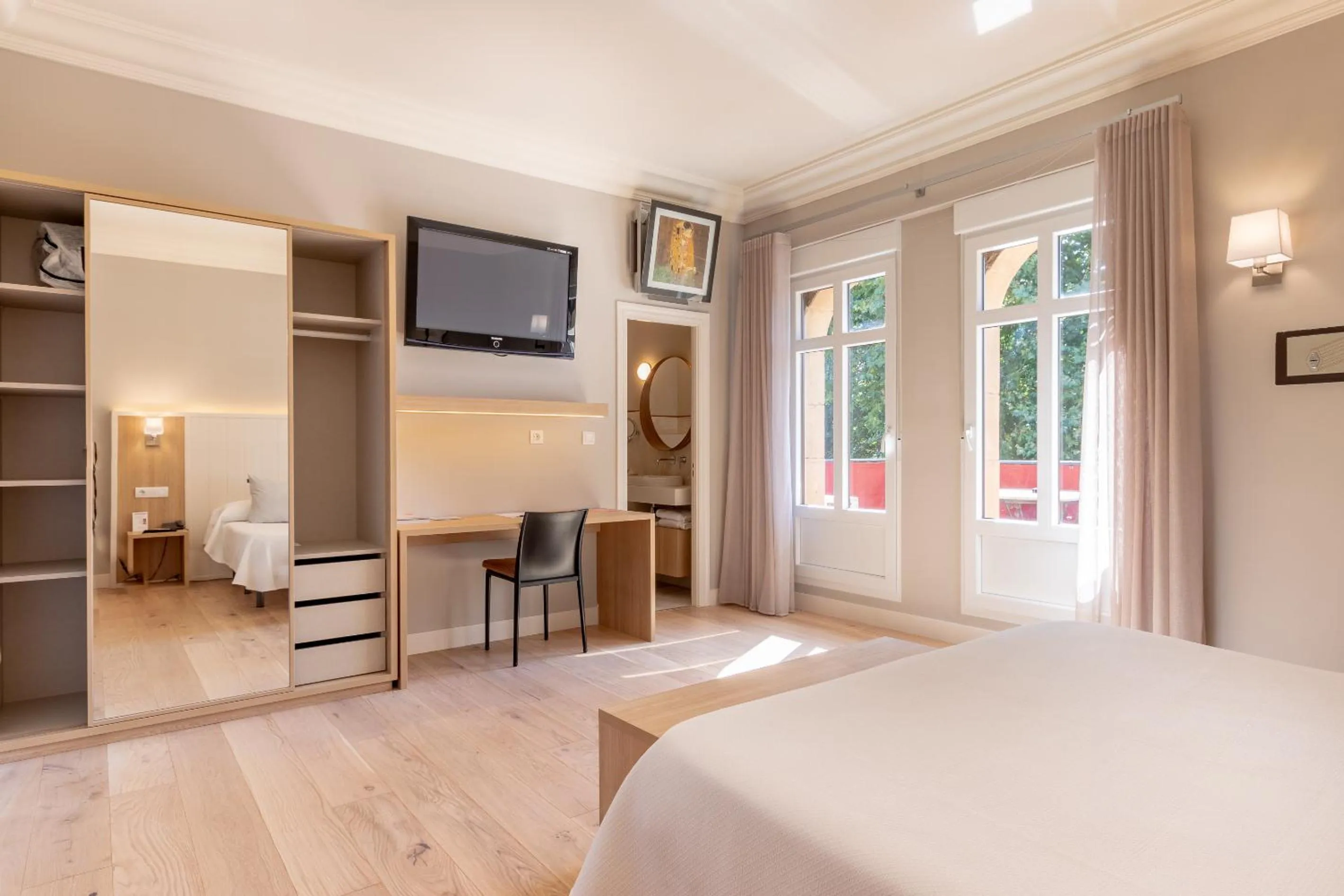 TV and multimedia, Bed in Hotel Artaza