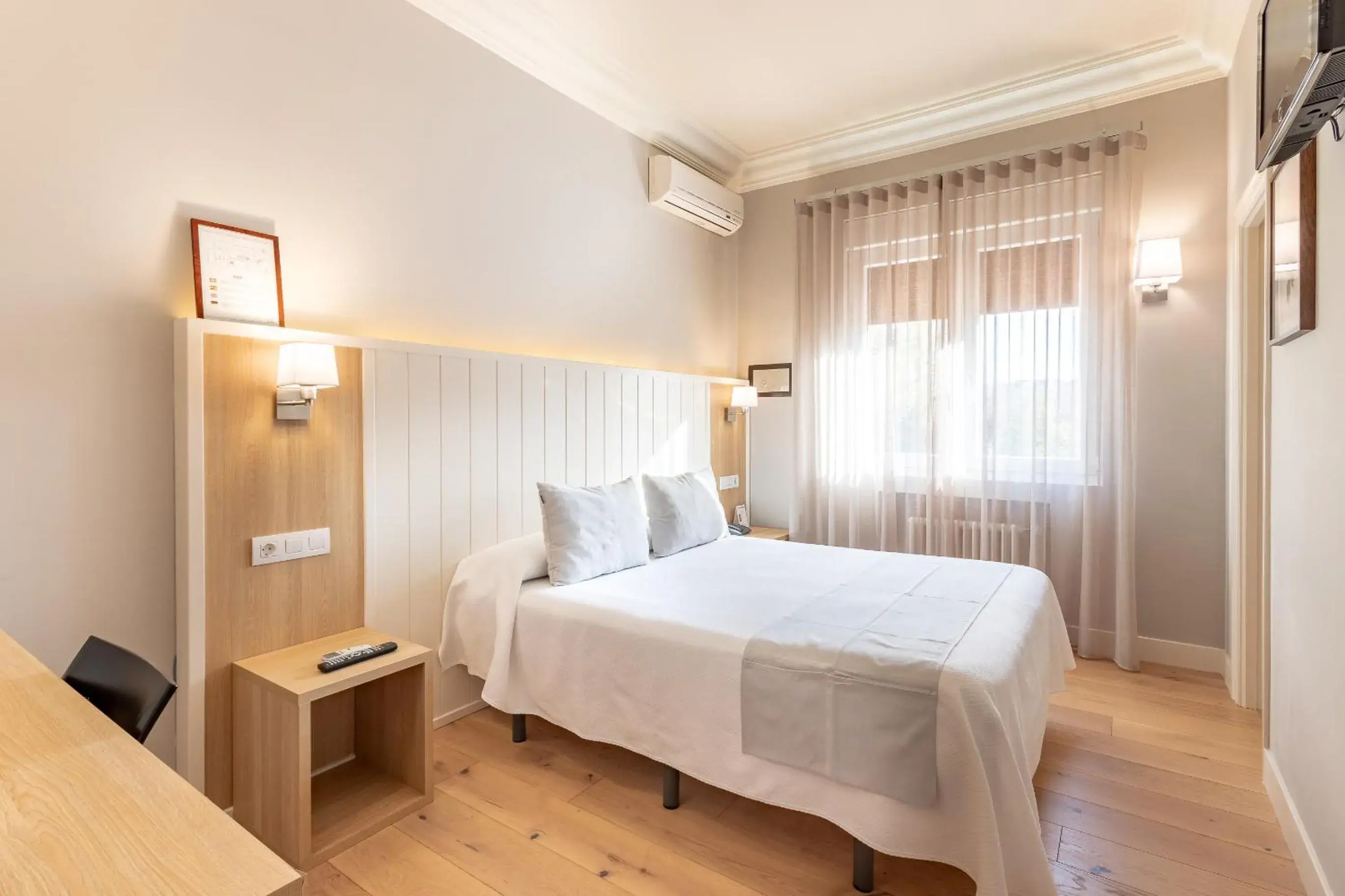 Small Double Room - single occupancy in Hotel Artaza Small Double Room - single occupancy in Hotel Artaza