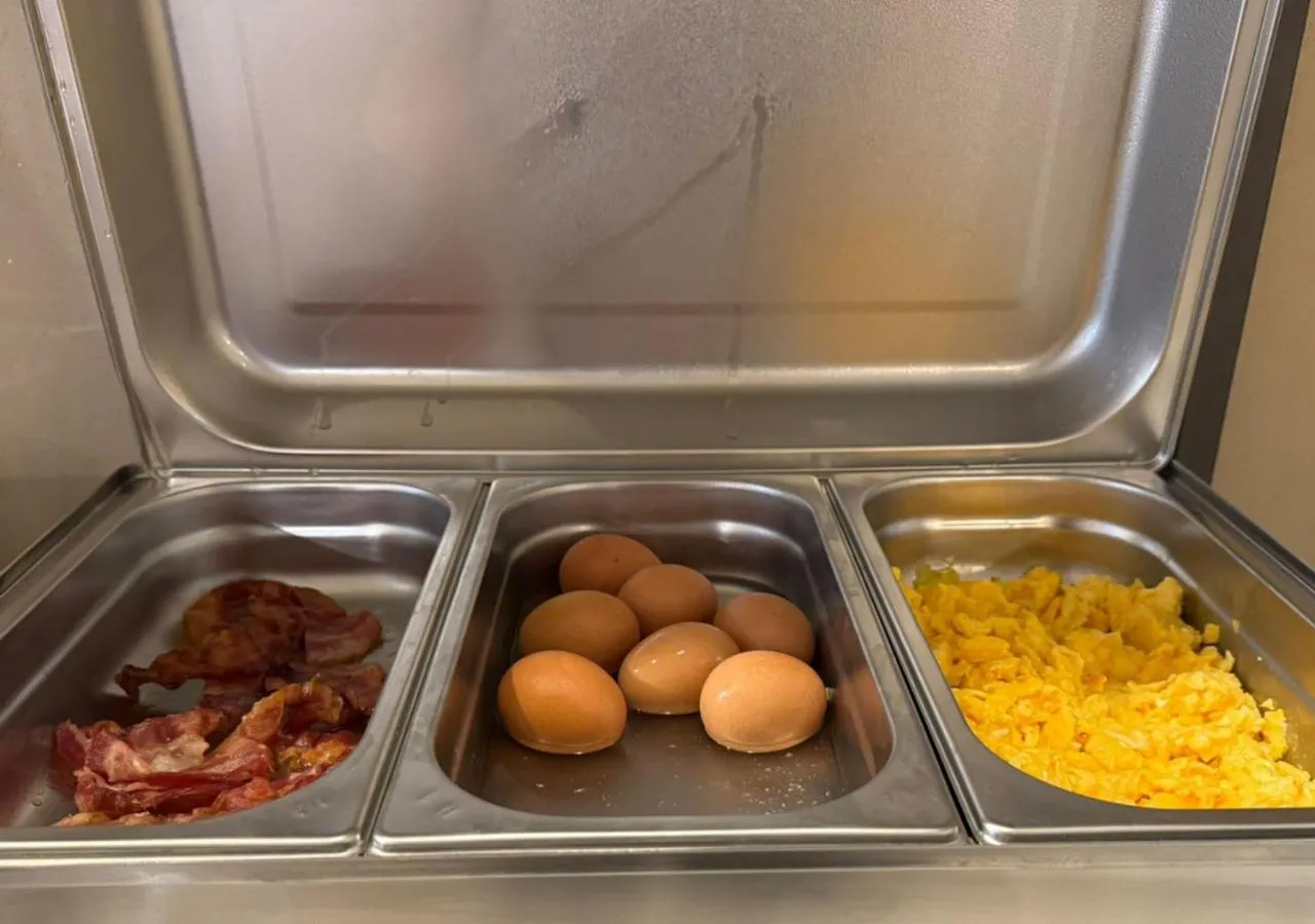 Breakfast in Hotel Enzo