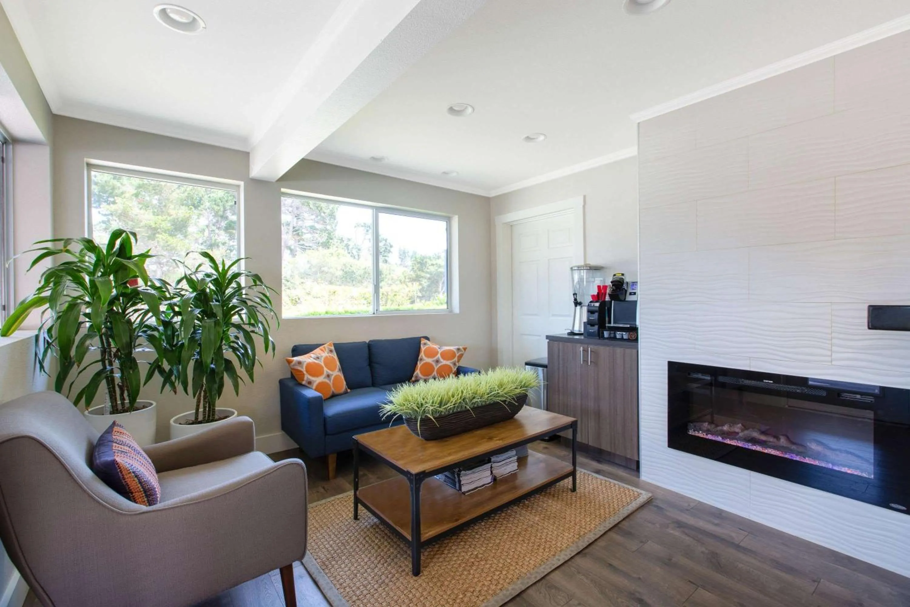 Lobby or reception in Days Inn by Wyndham Monterey-Fisherman's Wharf Aquarium