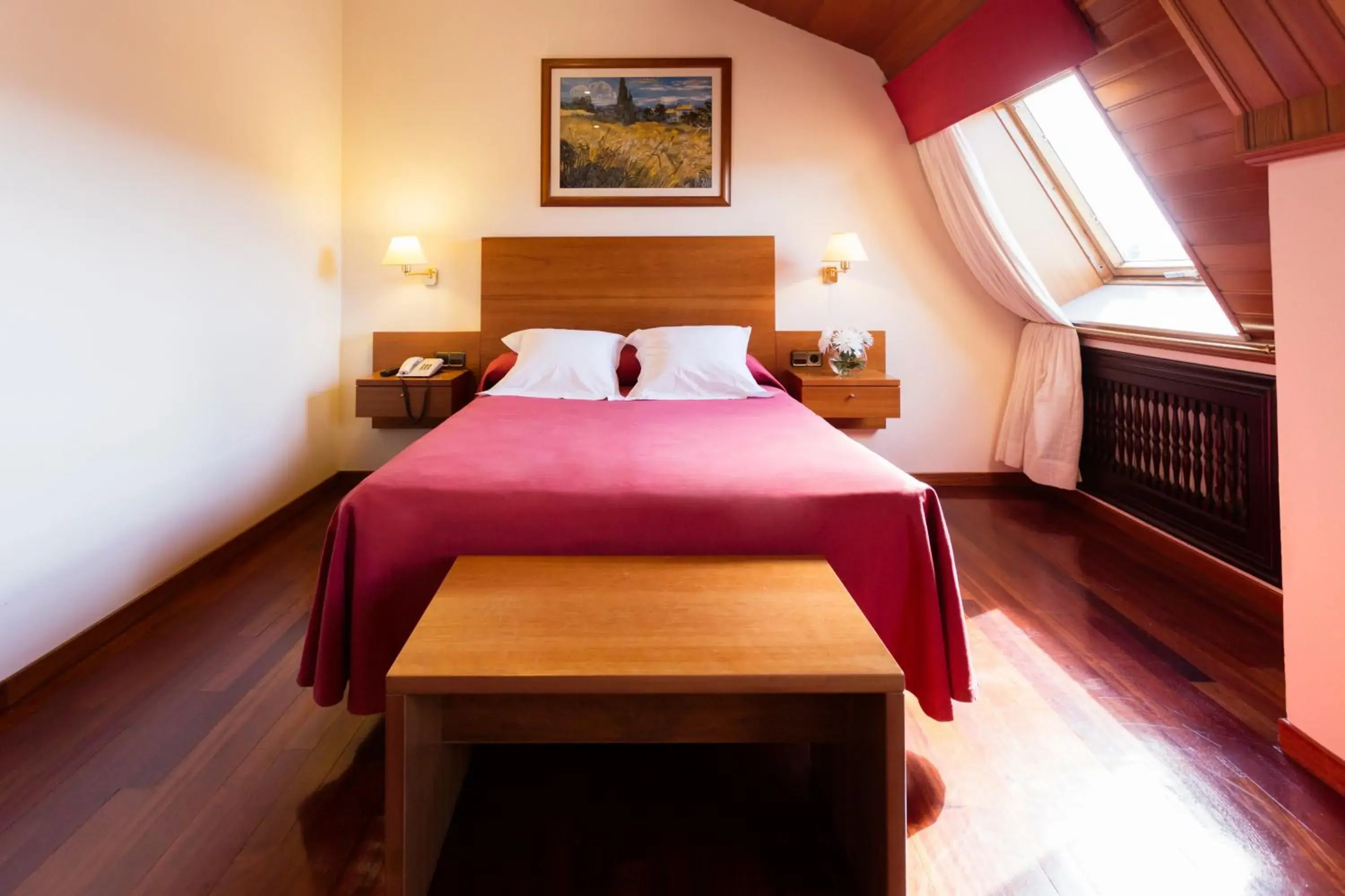 Bedroom, Bed in Hotel Valencia Bedroom, Bed in Hotel Valencia