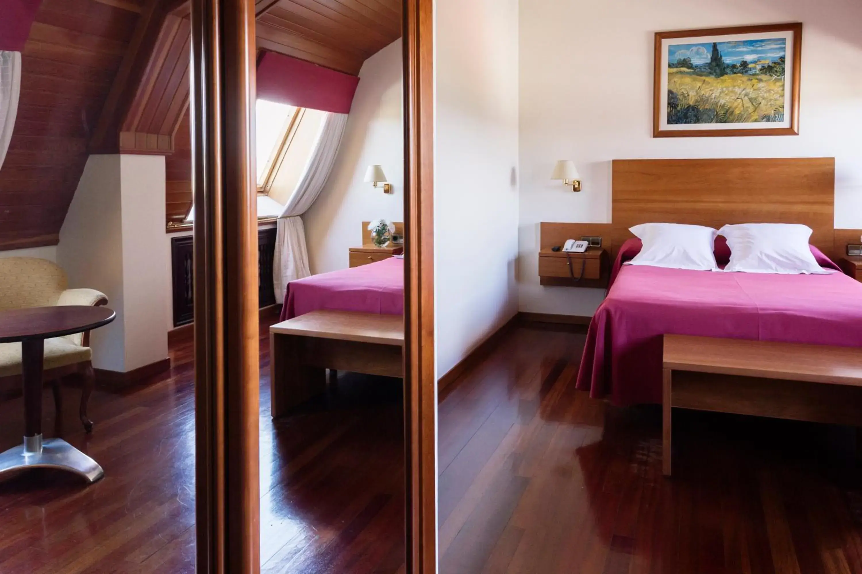 Bedroom, Bed in Hotel Valencia Bedroom, Bed in Hotel Valencia