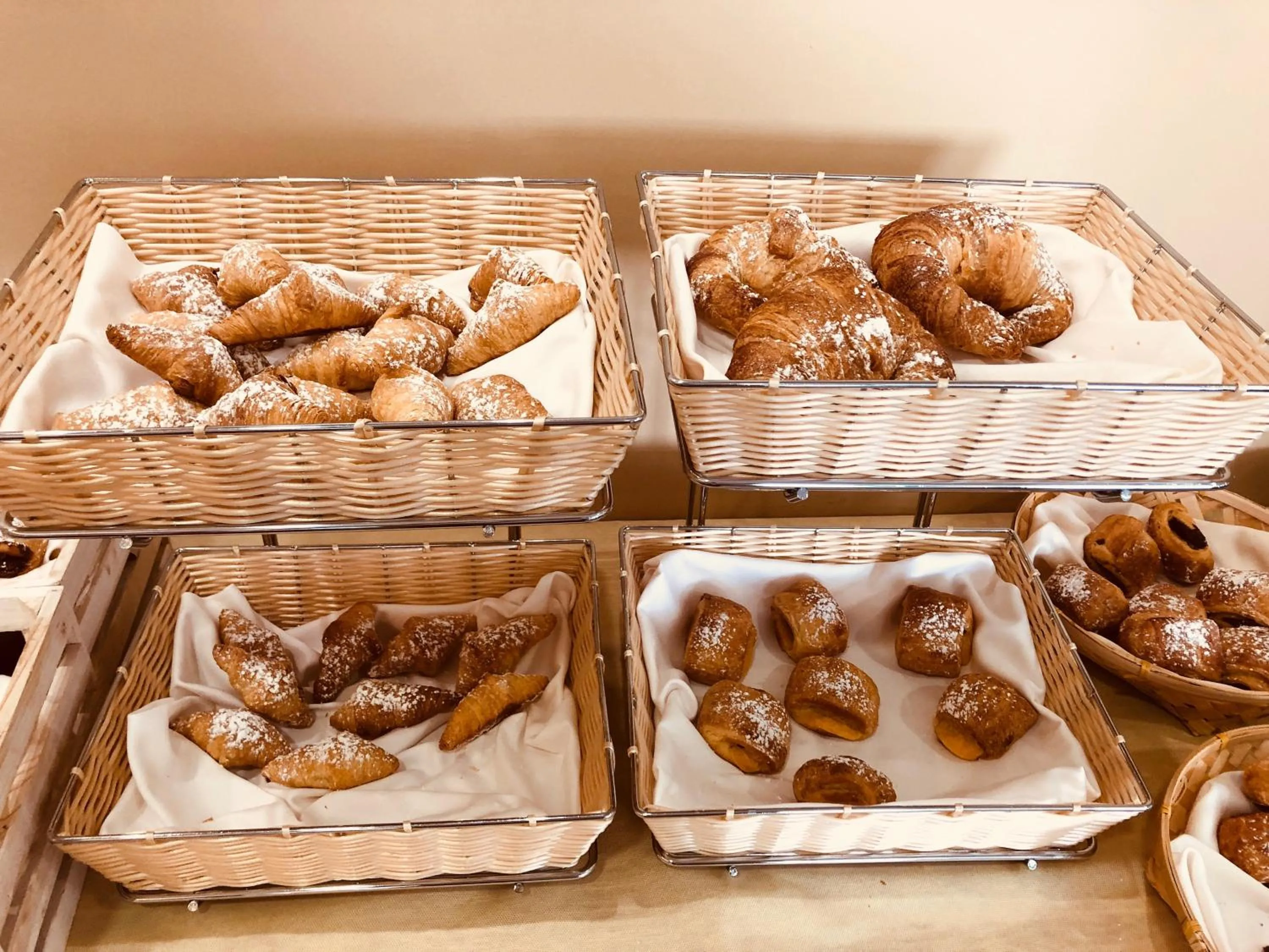 Buffet breakfast in Hotel Valencia