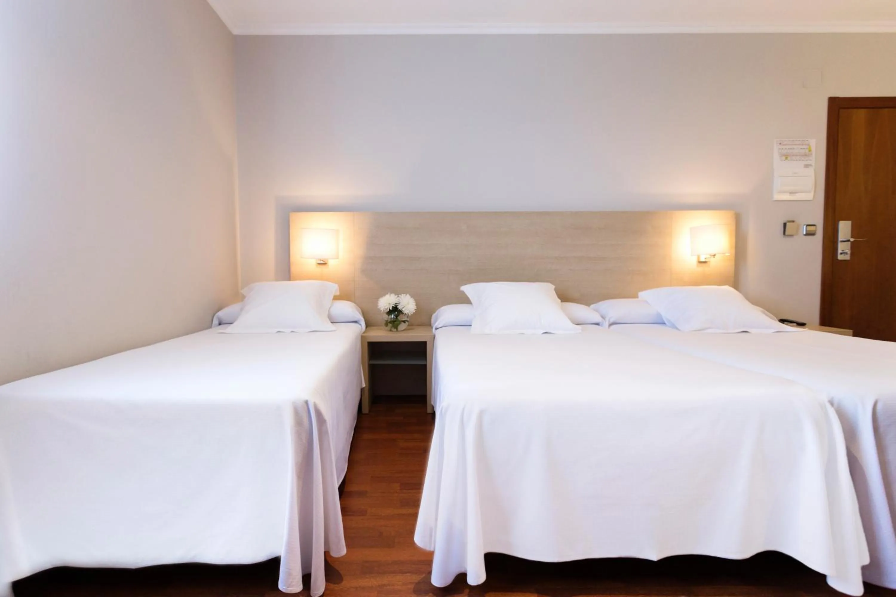 Photo of the whole room, Bed in Hotel Valencia