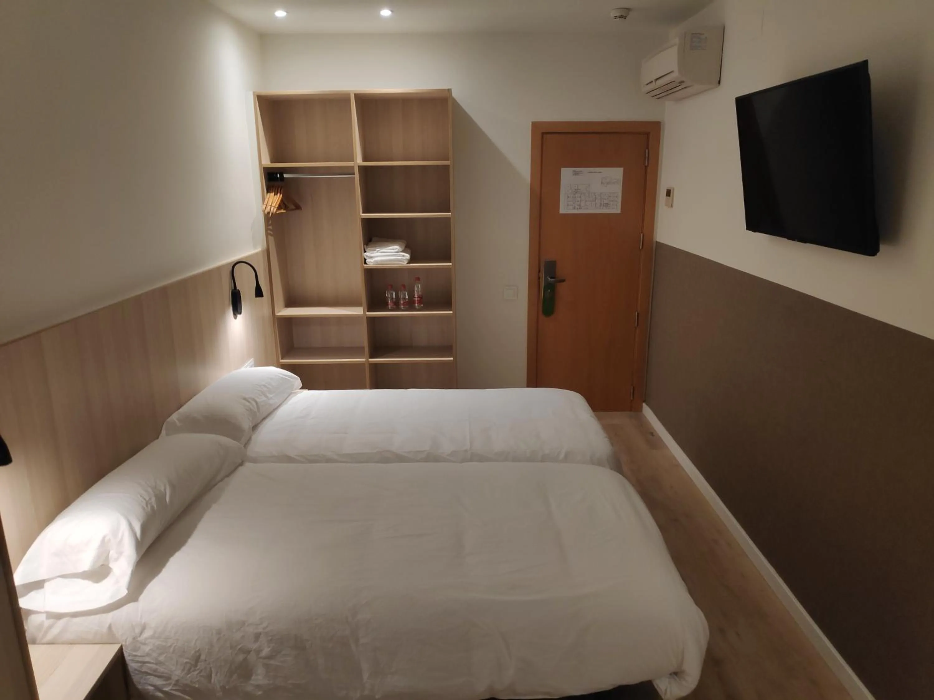 Hostal BESTPRICE Barcelona Stadium