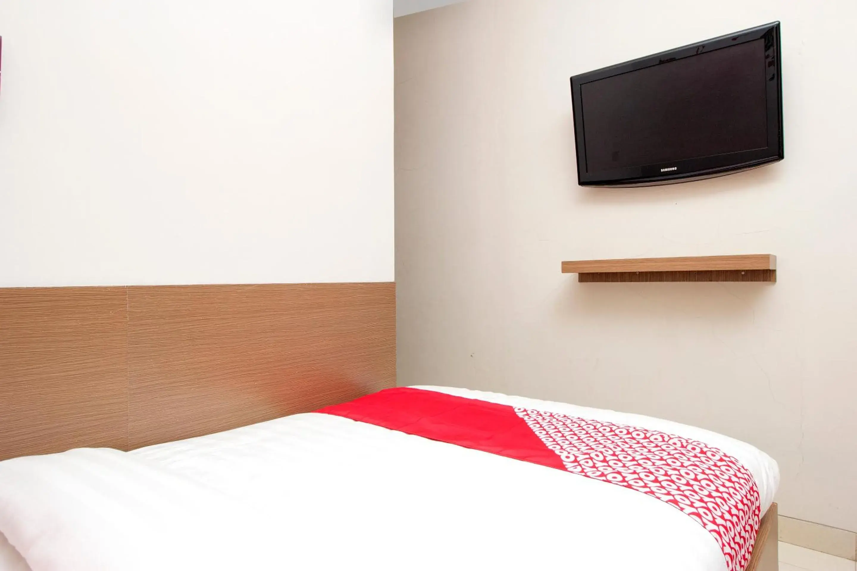 Bedroom, Bed in Collection O 1061 Aliya Homestay Bedroom, Bed in Collection O 1061 Aliya Homestay