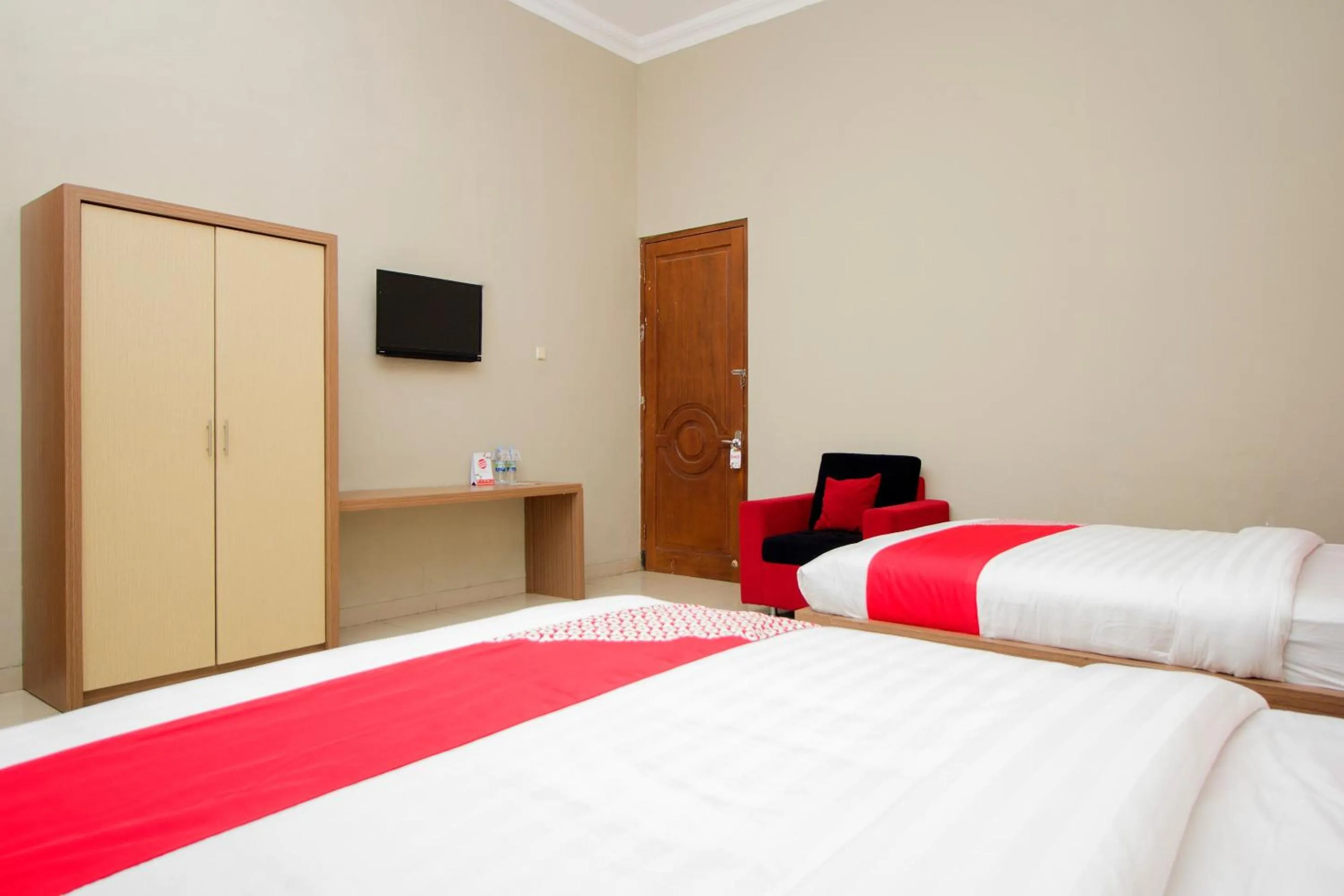 Bedroom, Bed in Collection O 1061 Aliya Homestay