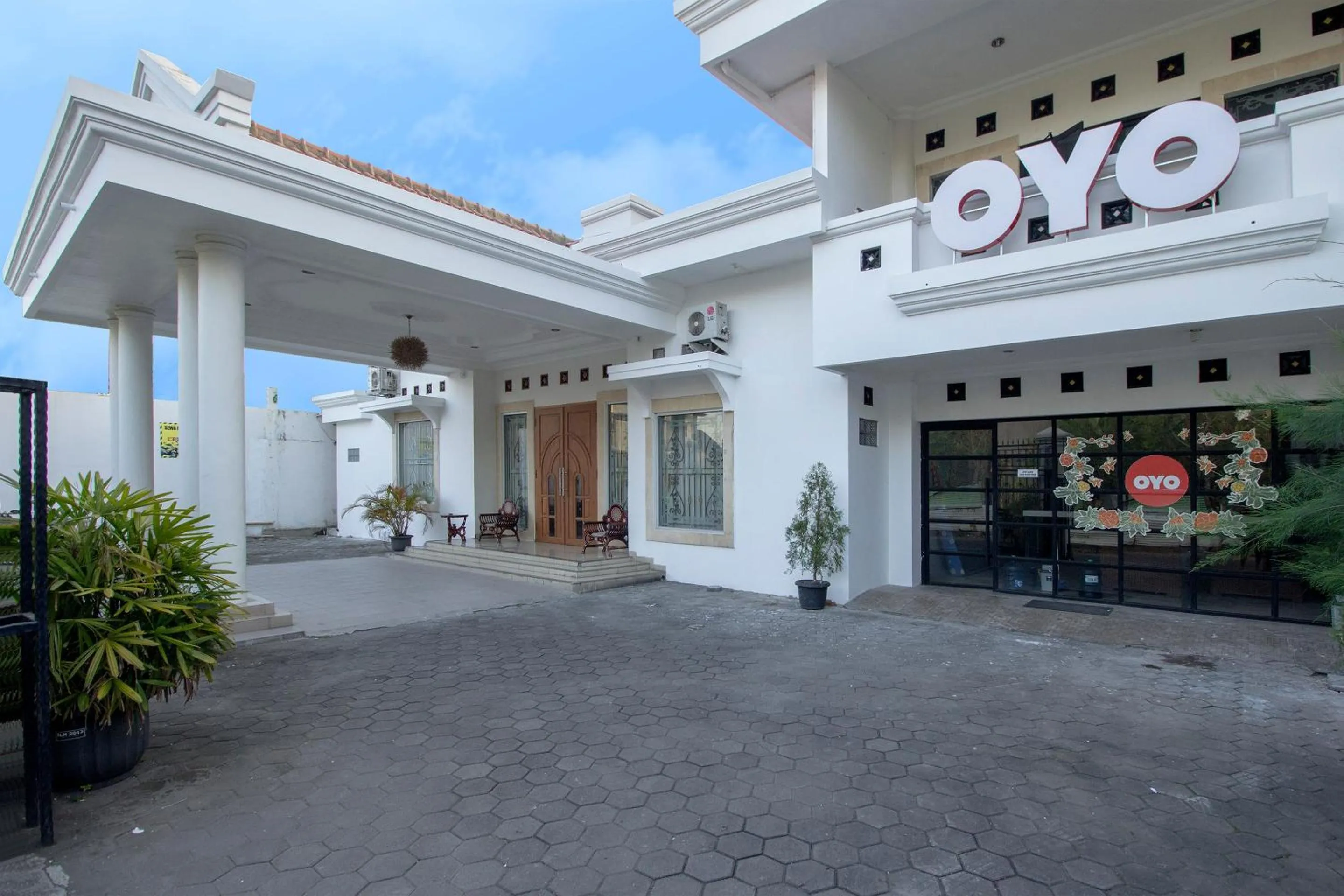 Facade/entrance in Collection O 1061 Aliya Homestay