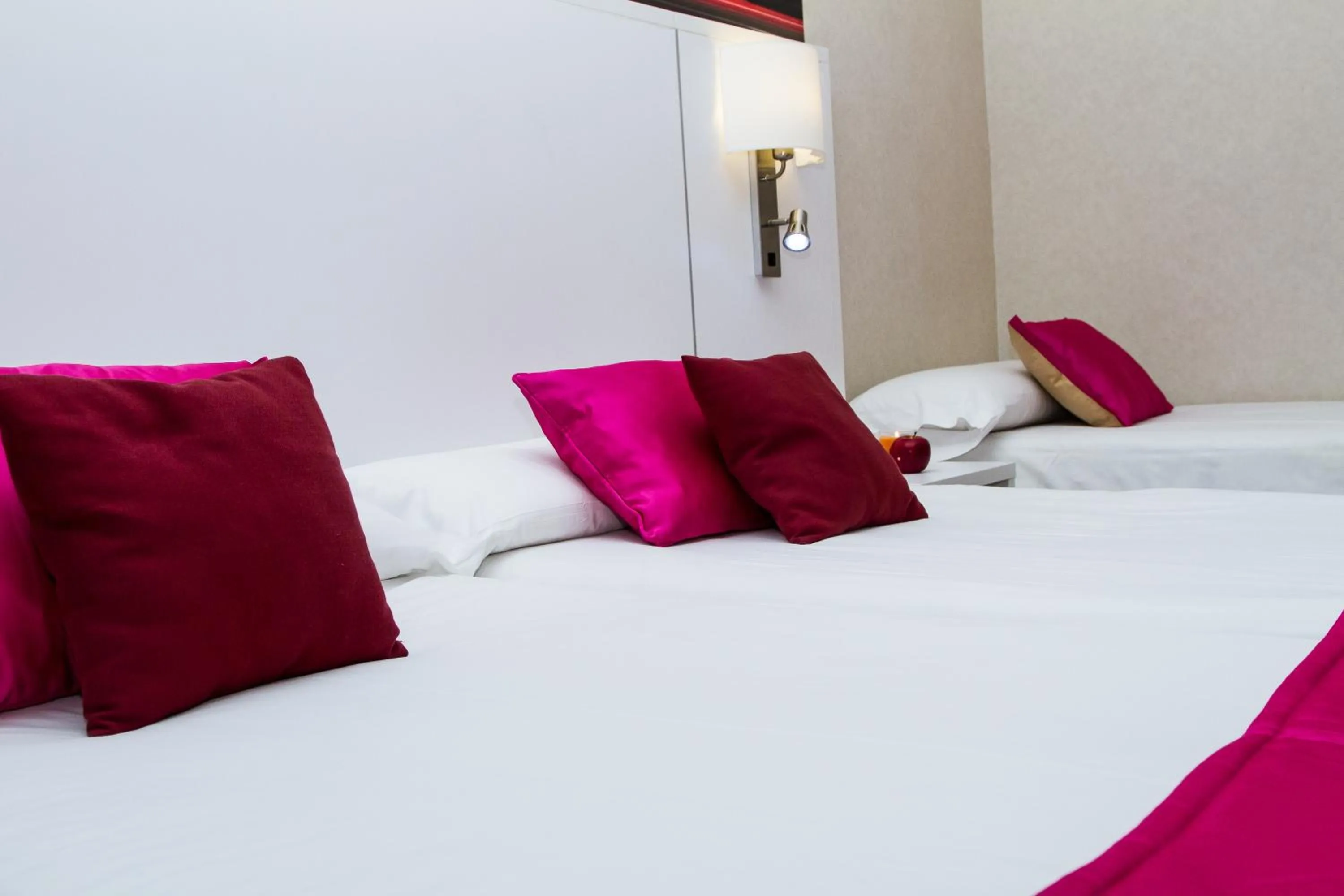 Bedroom, Bed in CH Olmedo