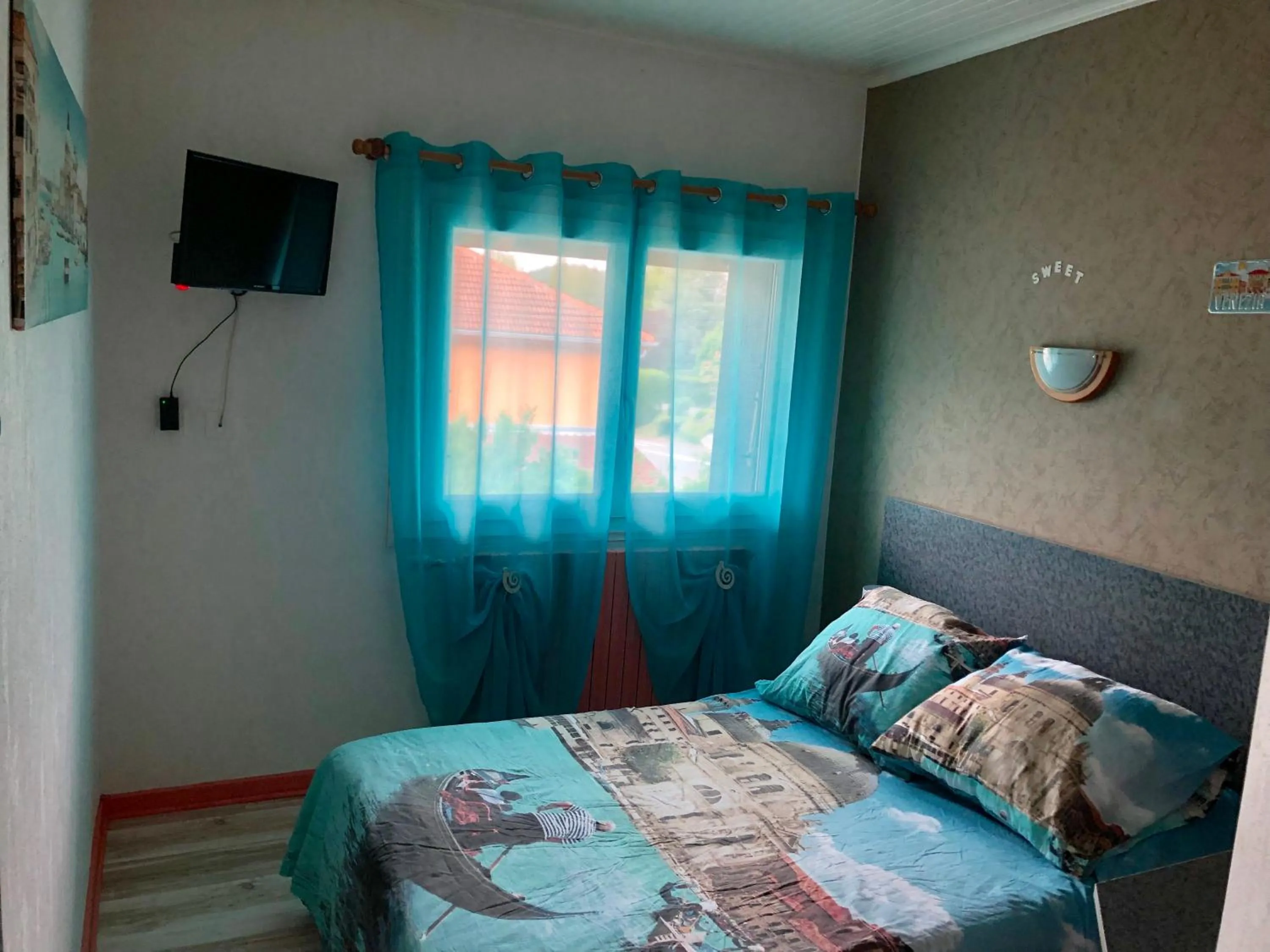 Bed in Hôtel Le Bambi