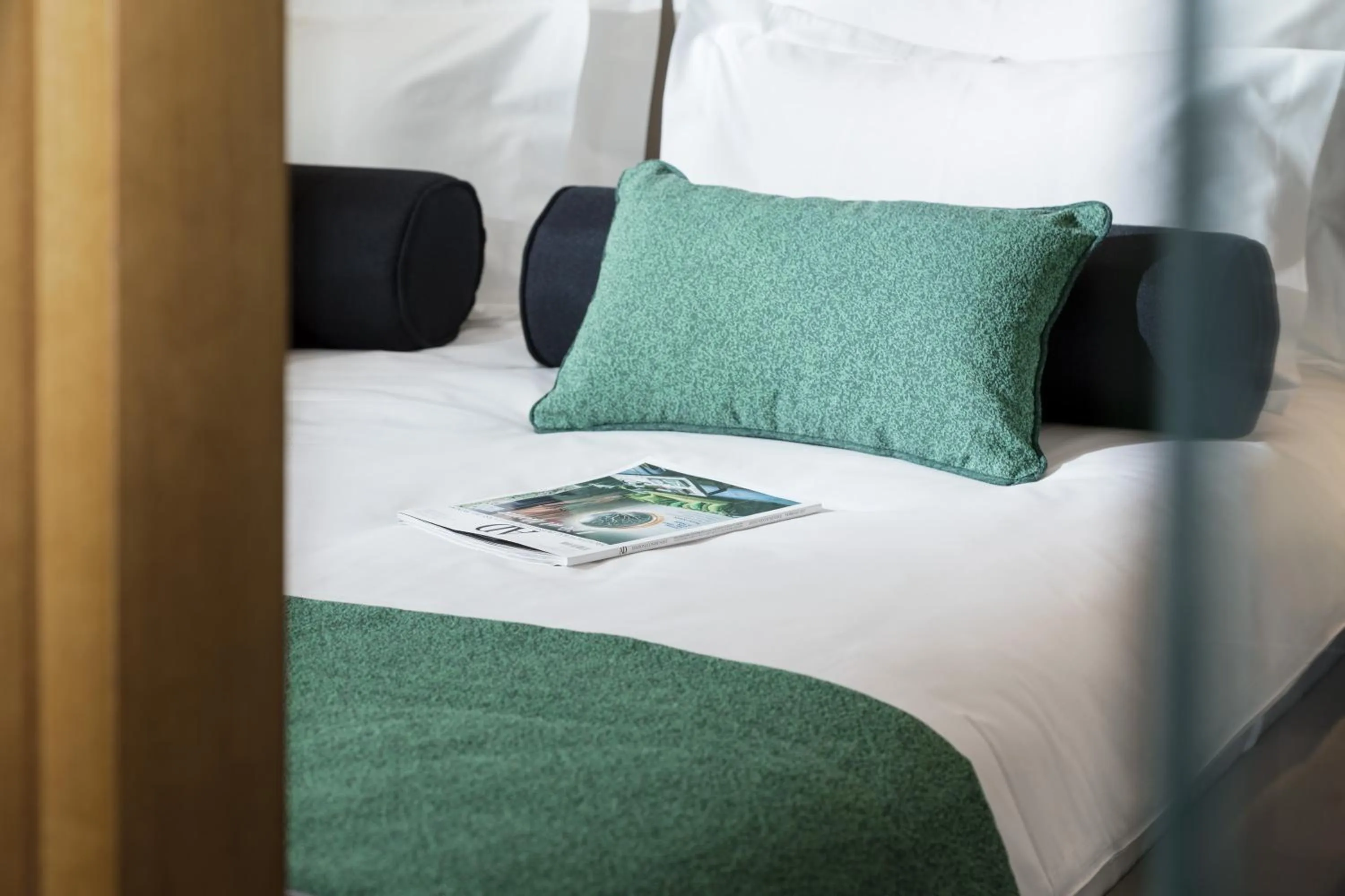 Bedroom, Bed in Dominic Smart & Luxury Suites - Parliament