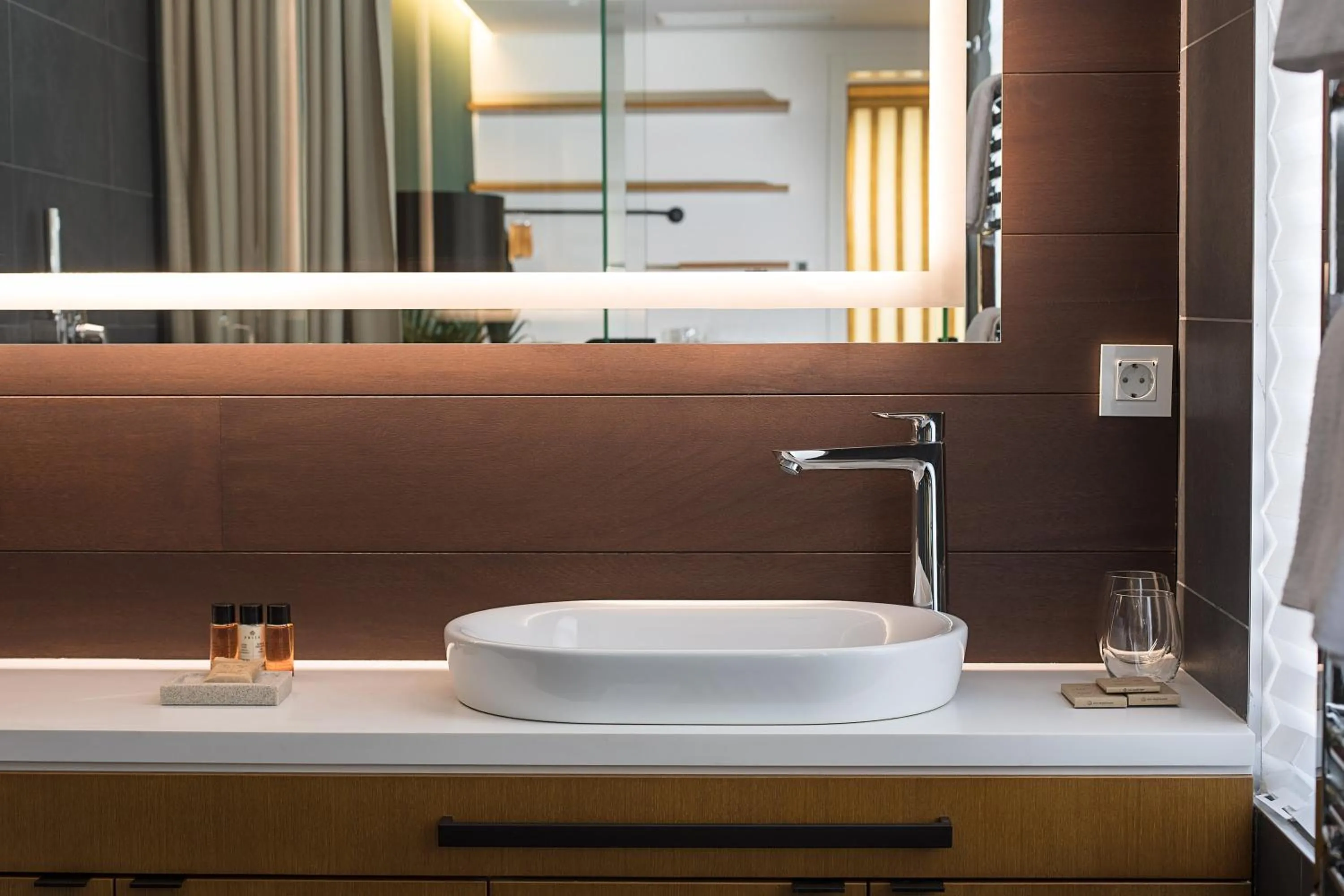 Bathroom in Dominic Smart & Luxury Suites - Parliament