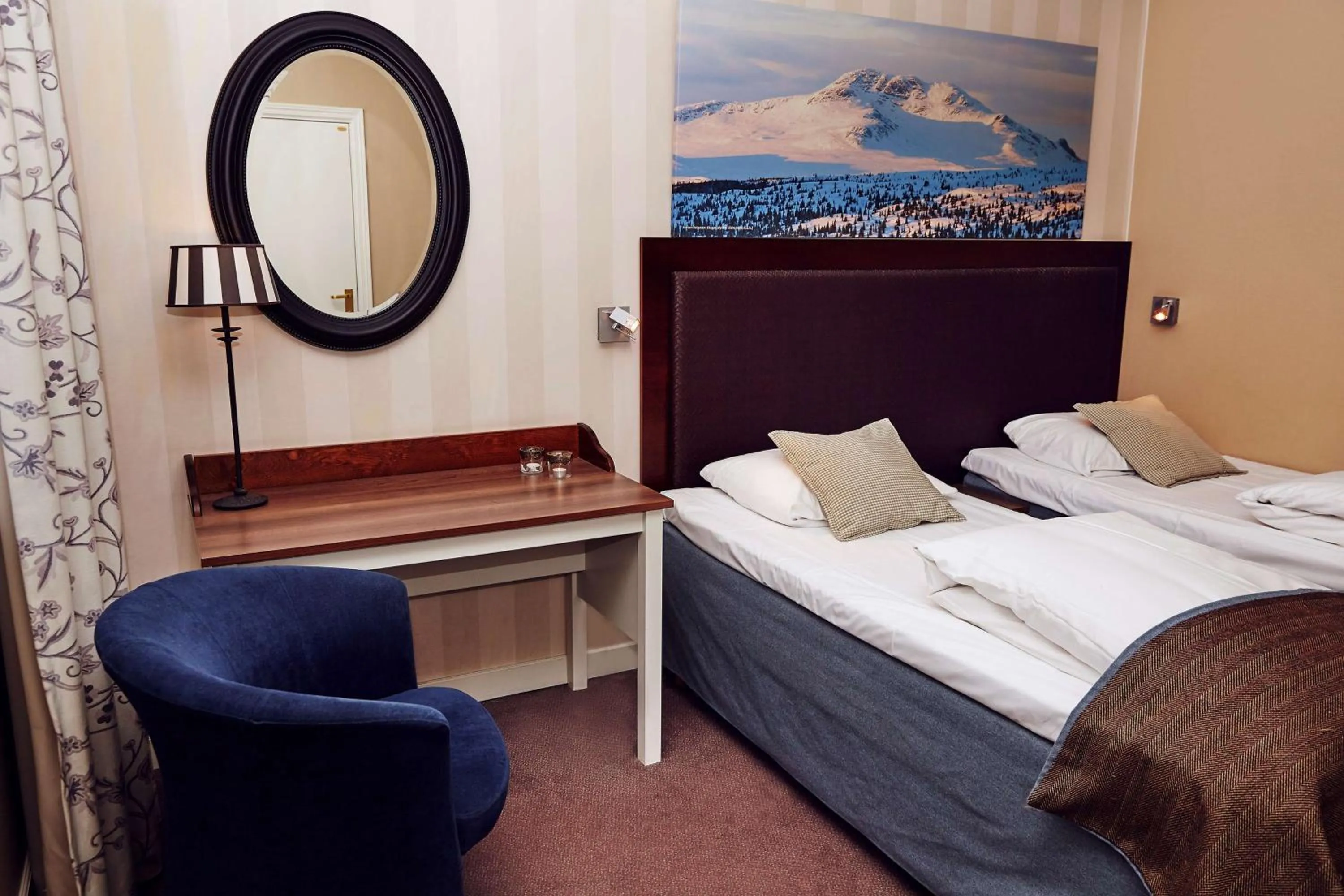 Bedroom, Bed in Scandic Valdres