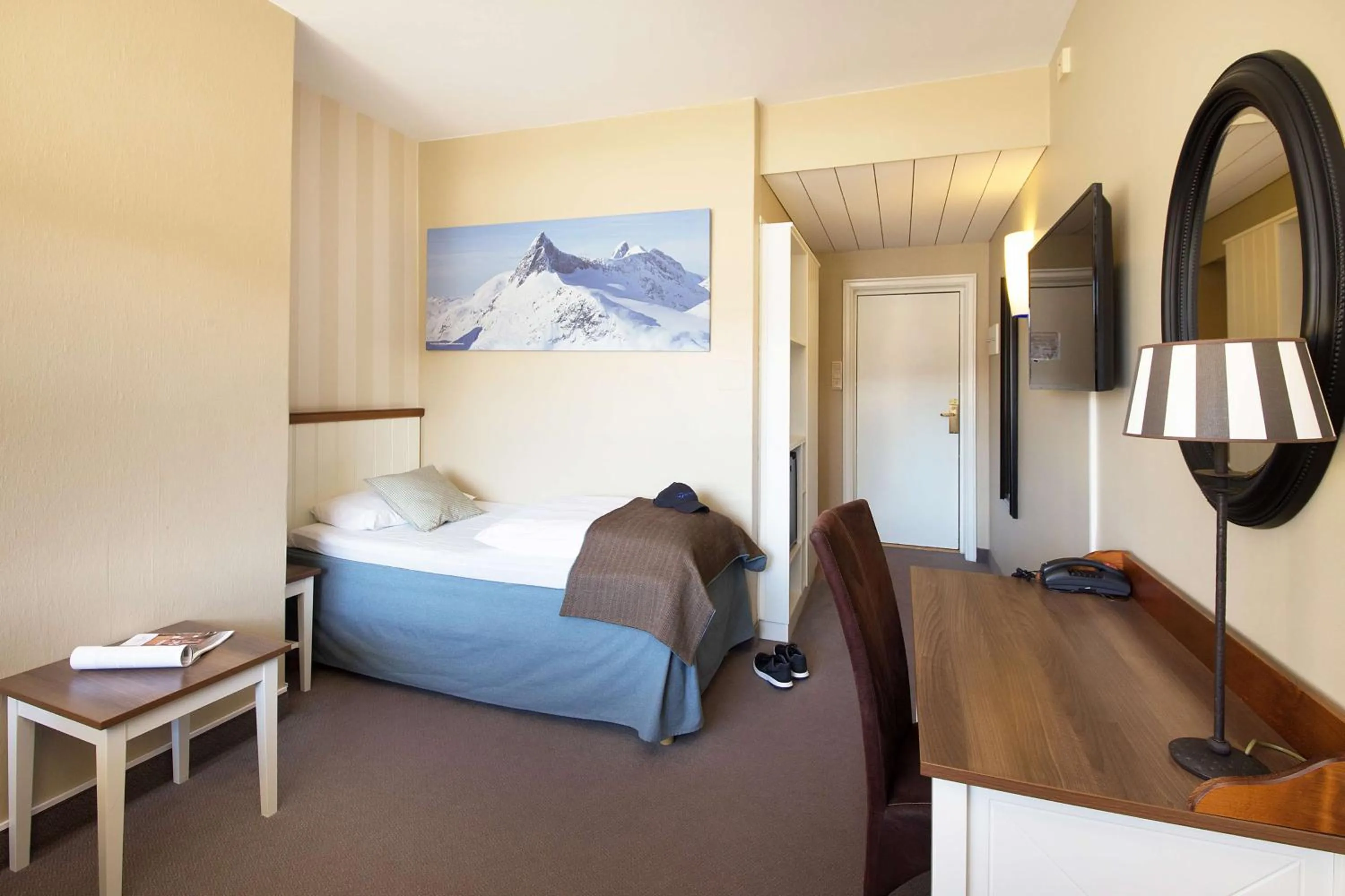 Bedroom, Bed in Scandic Valdres