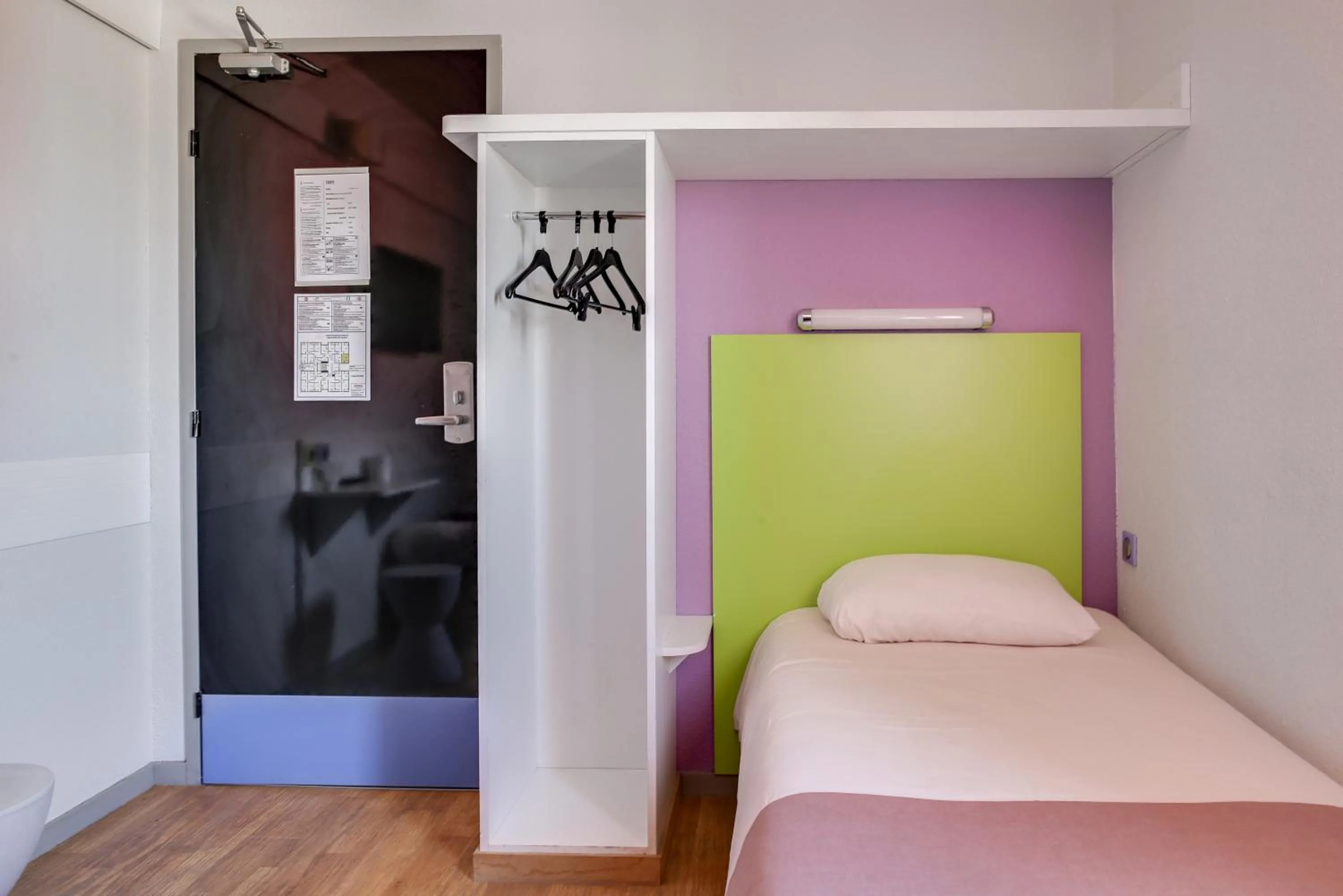 Bedroom, Bed in Hotel Valence Sud