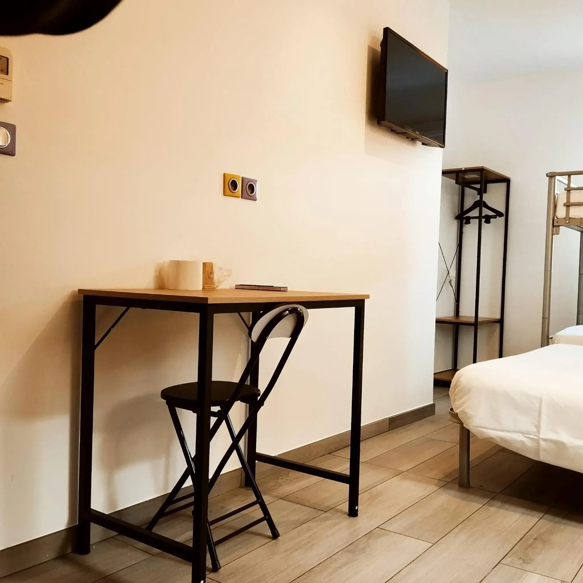 Quadruple Room - single occupancy in Hotel Valence Sud Quadruple Room - single occupancy in Hotel Valence Sud