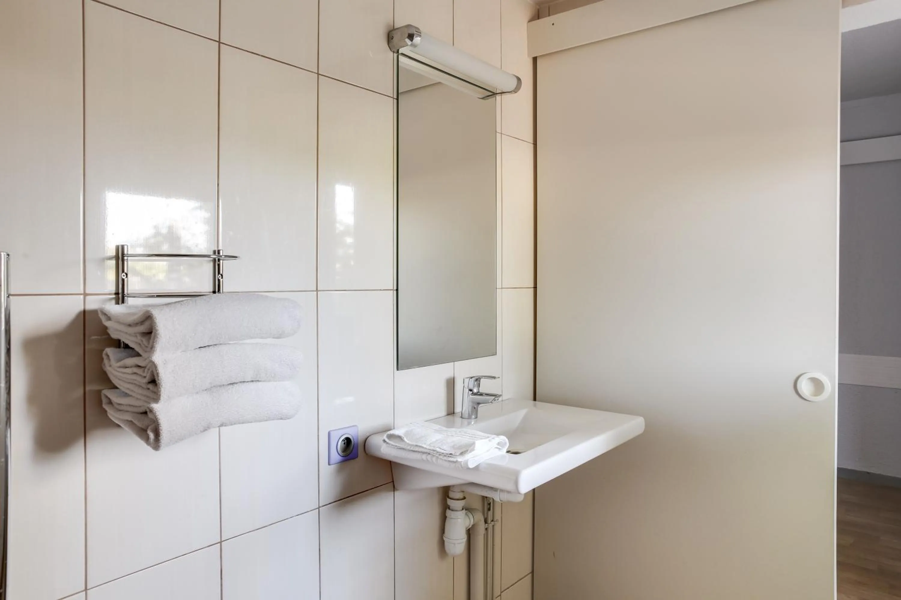 Bathroom in Hotel Valence Sud