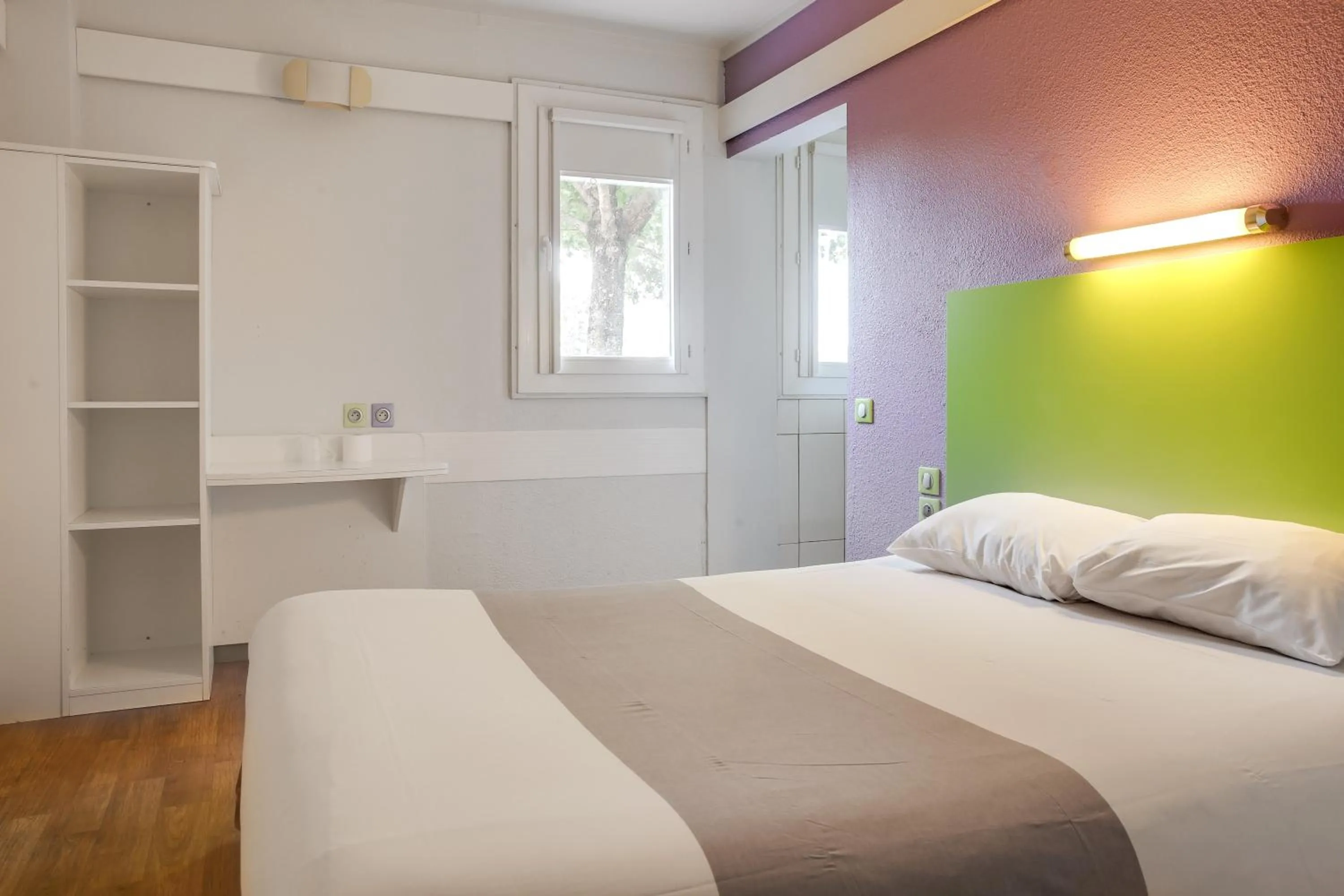 Bedroom, Bed in Hotel Valence Sud