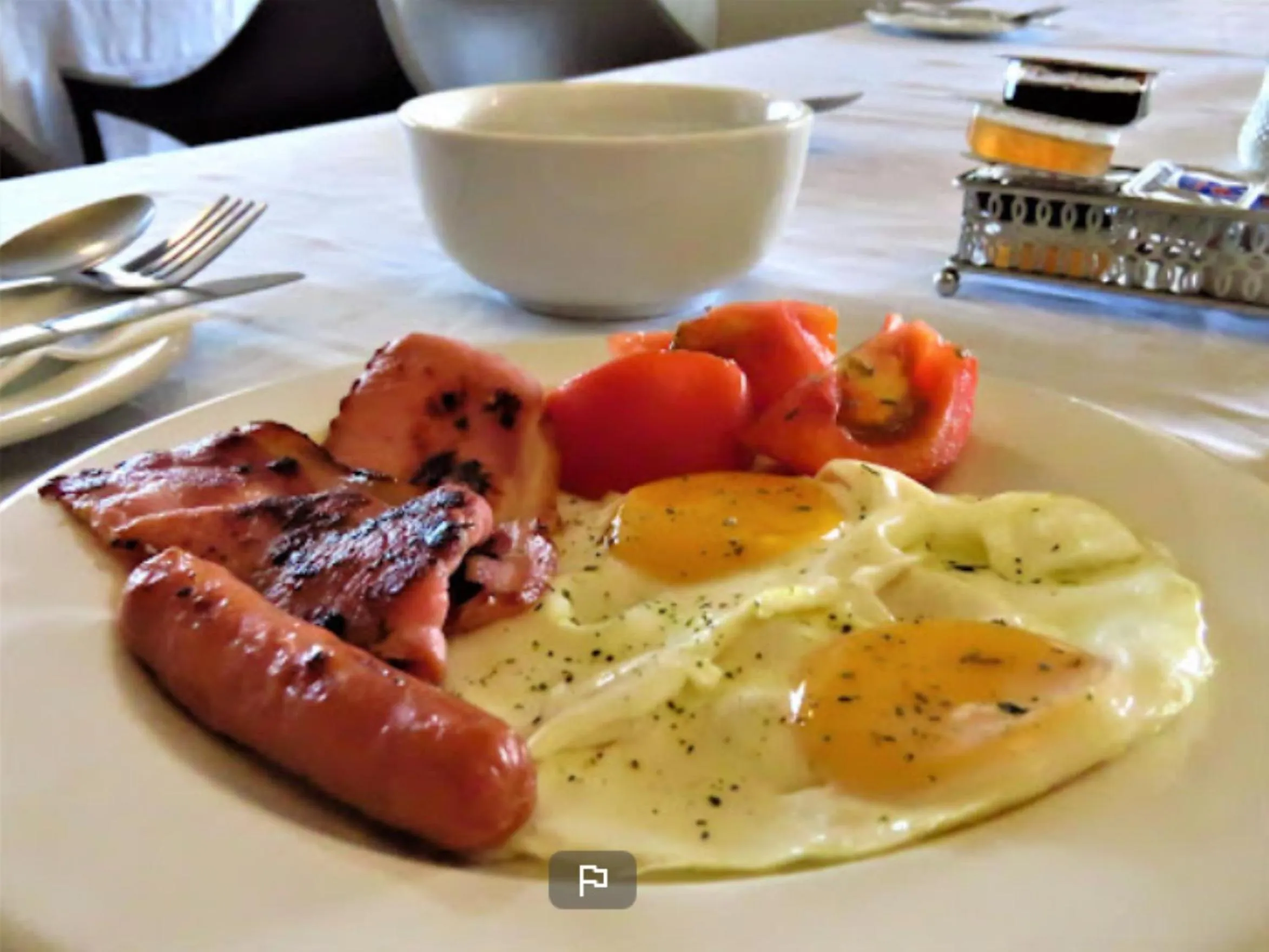 Breakfast in Victorian Lodge