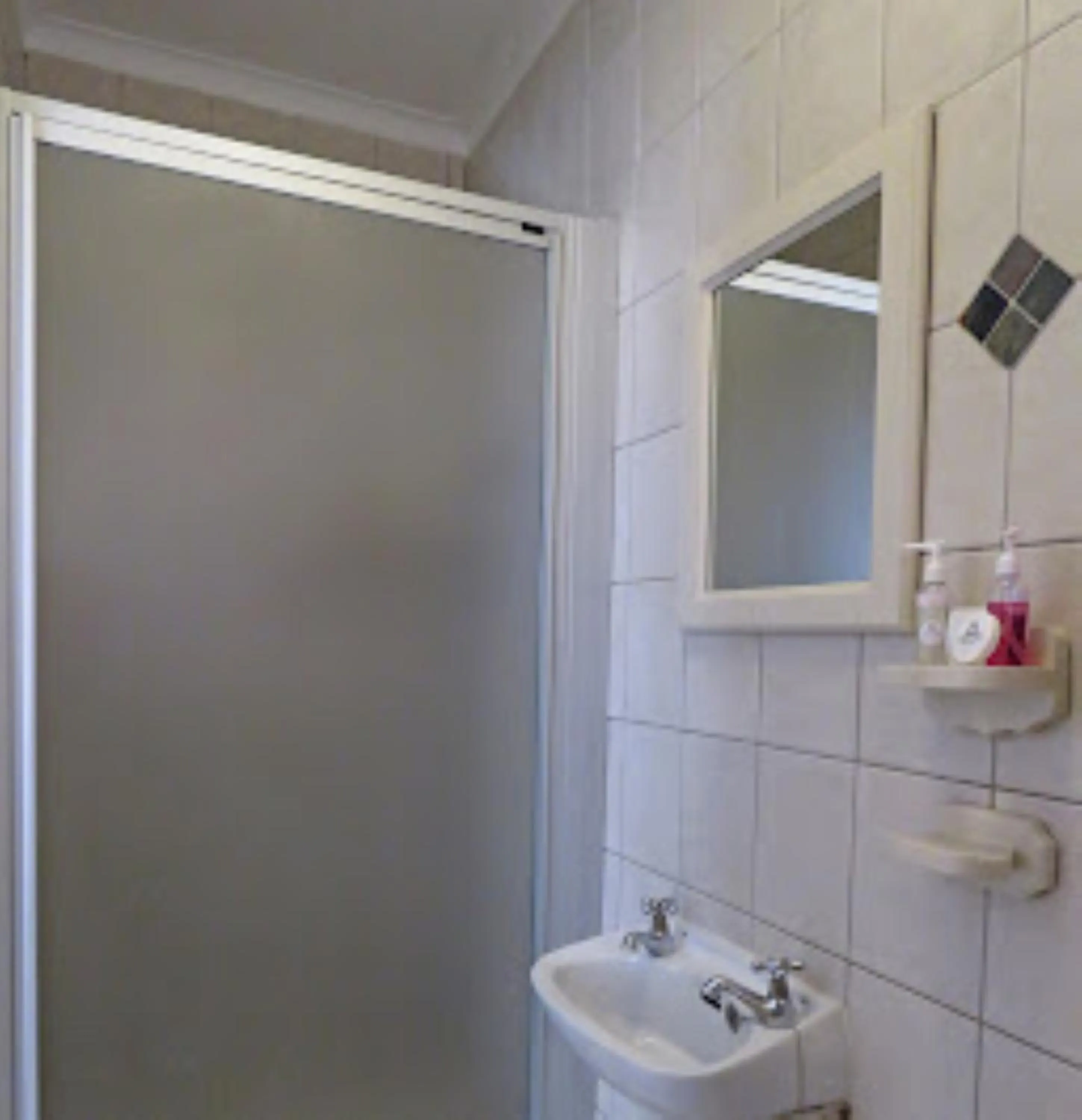 Shower in Victorian Lodge