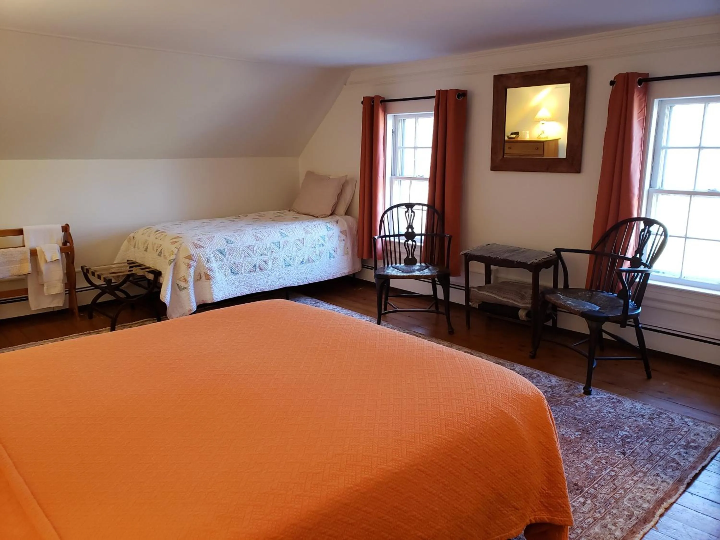 Bed in Hawks House Inn