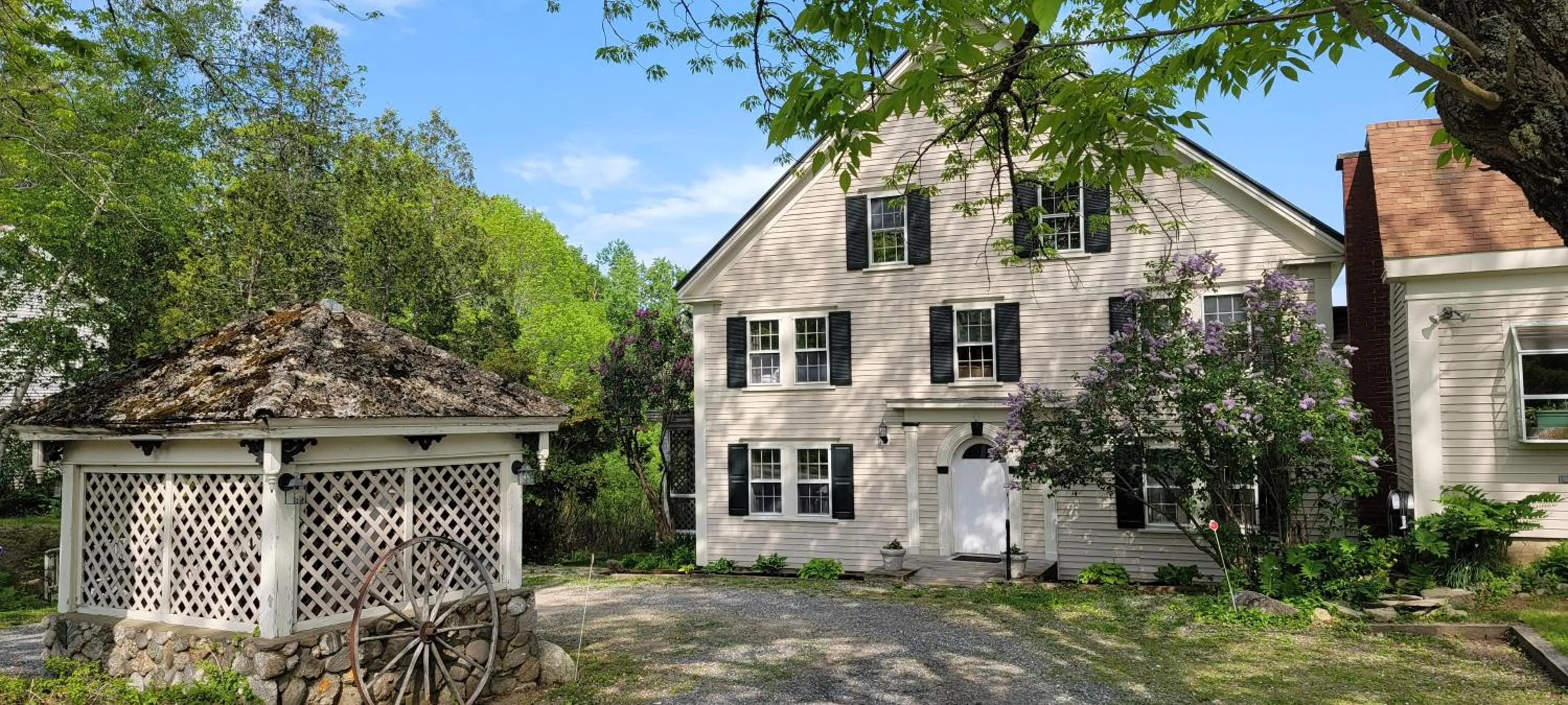 Property building in Hawks House Inn