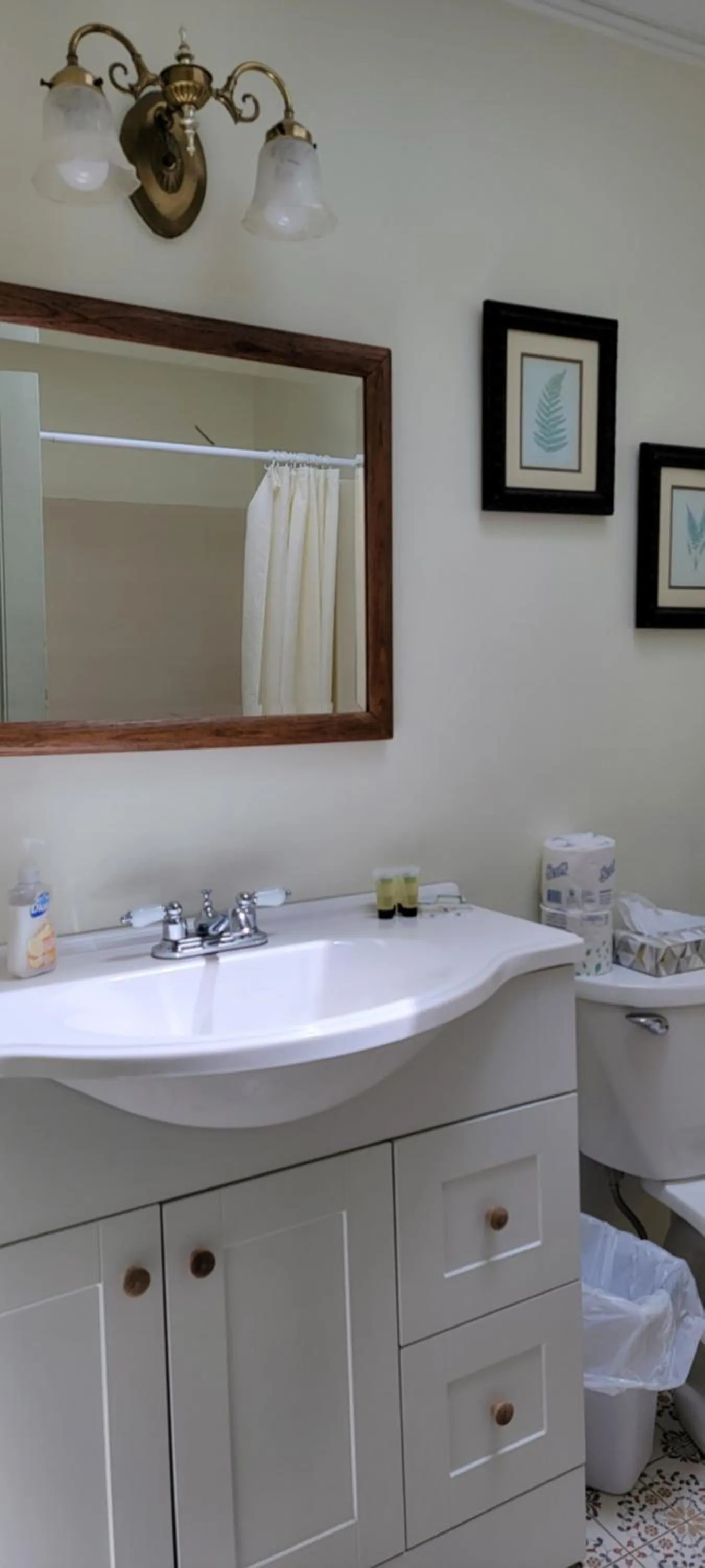 Bathroom in Hawks House Inn